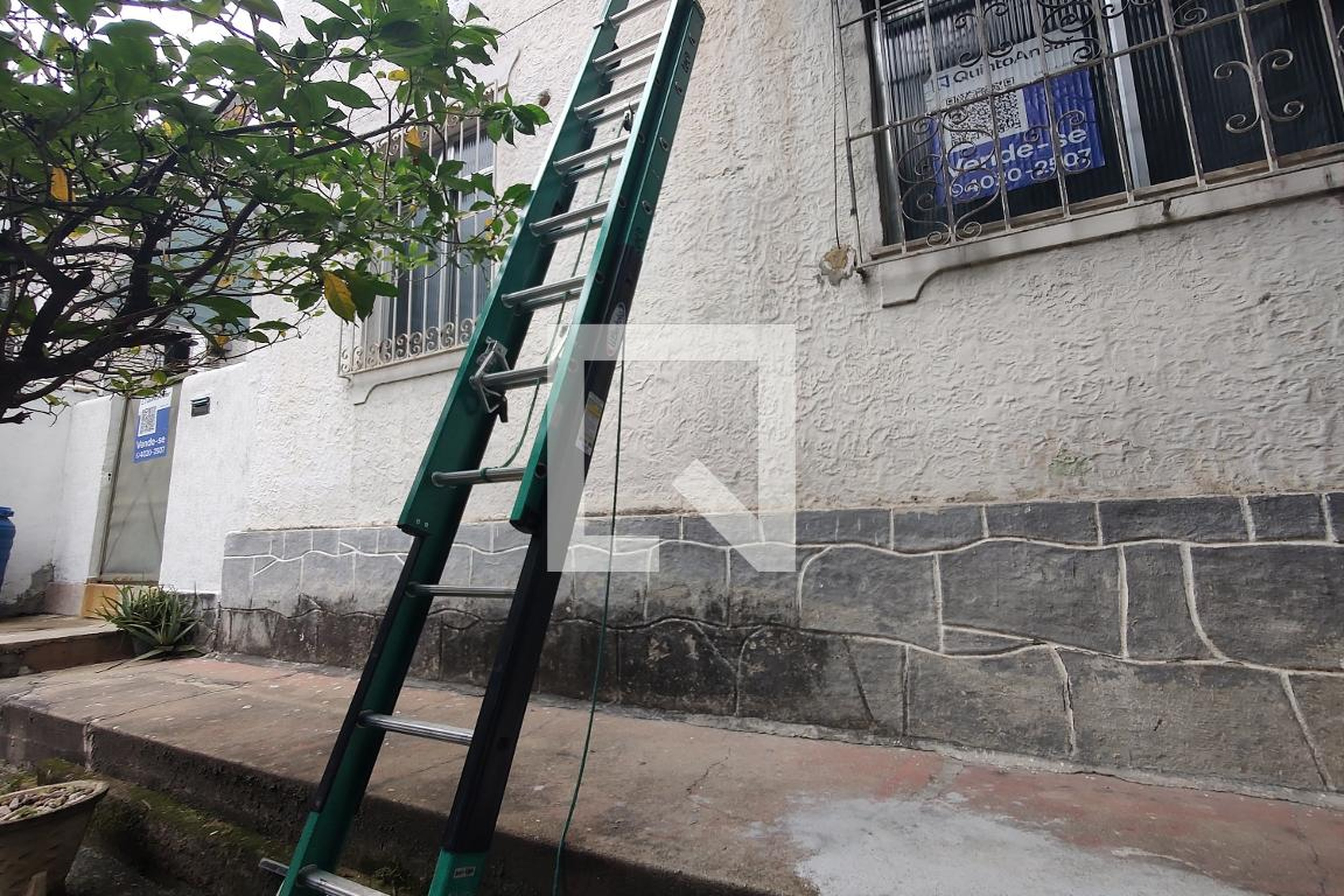 Fachada Condomínio em Rua Tirol, 712