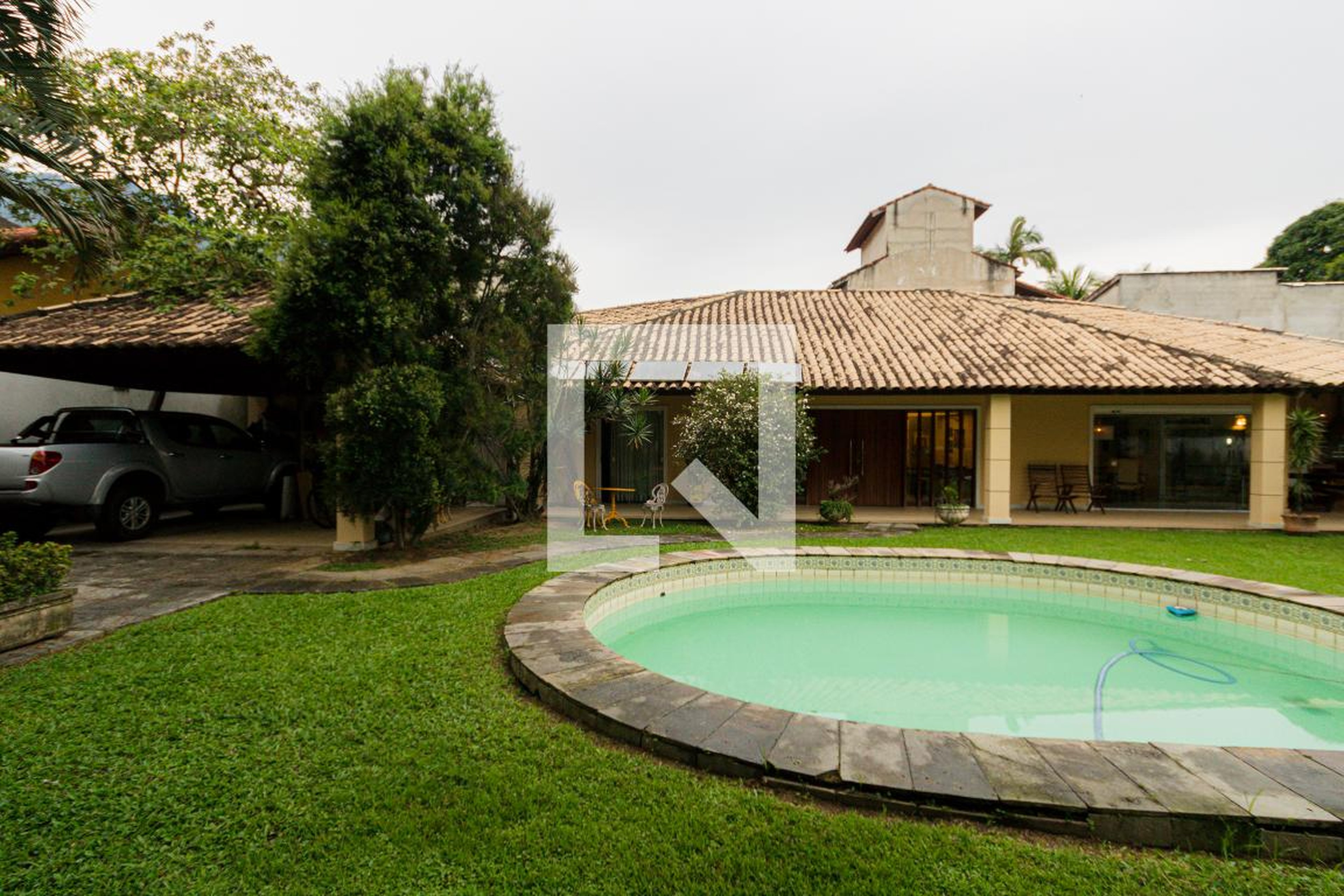 Fachada Condomínio em Estrada do Bananal, 1235