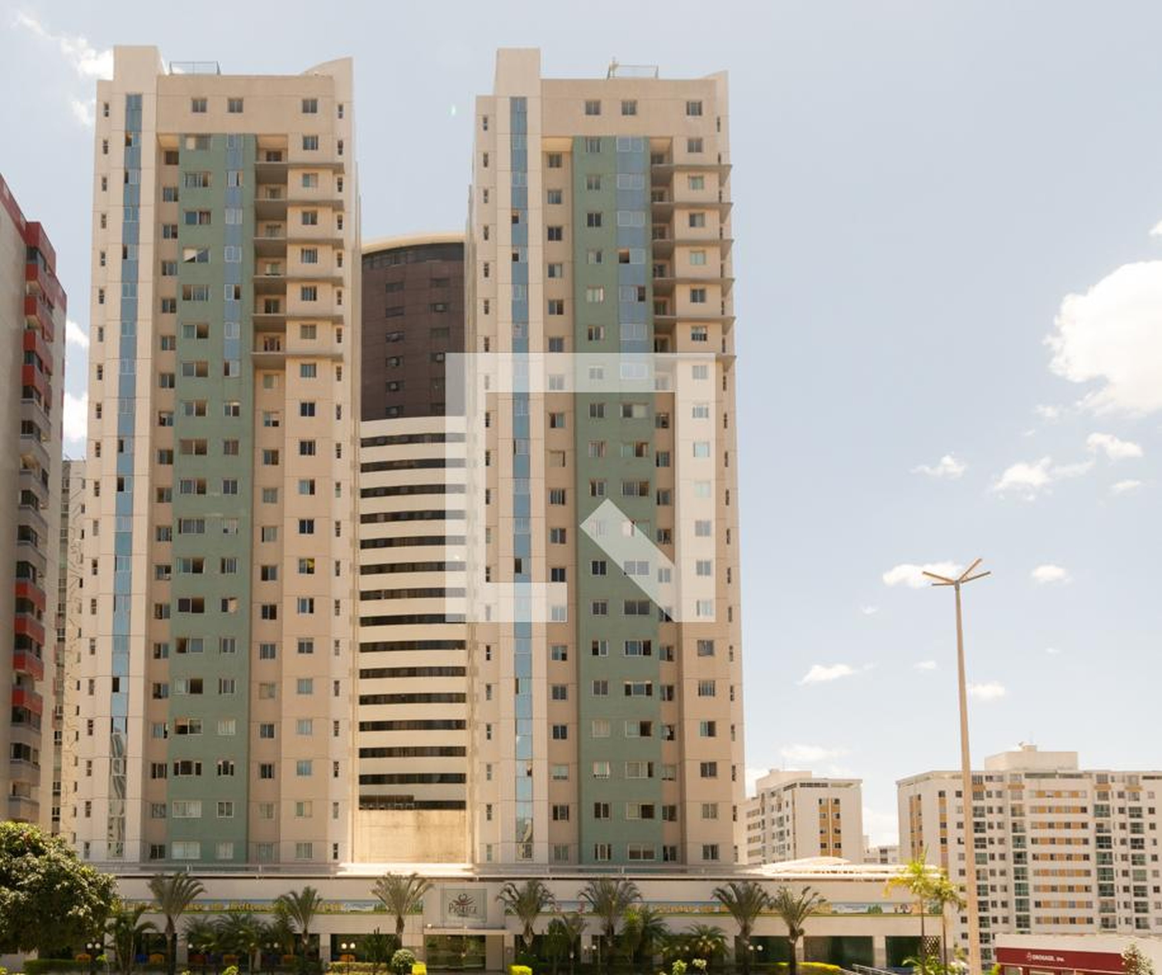 Fachada Condomínio em Avenida das Castanheiras, 1106