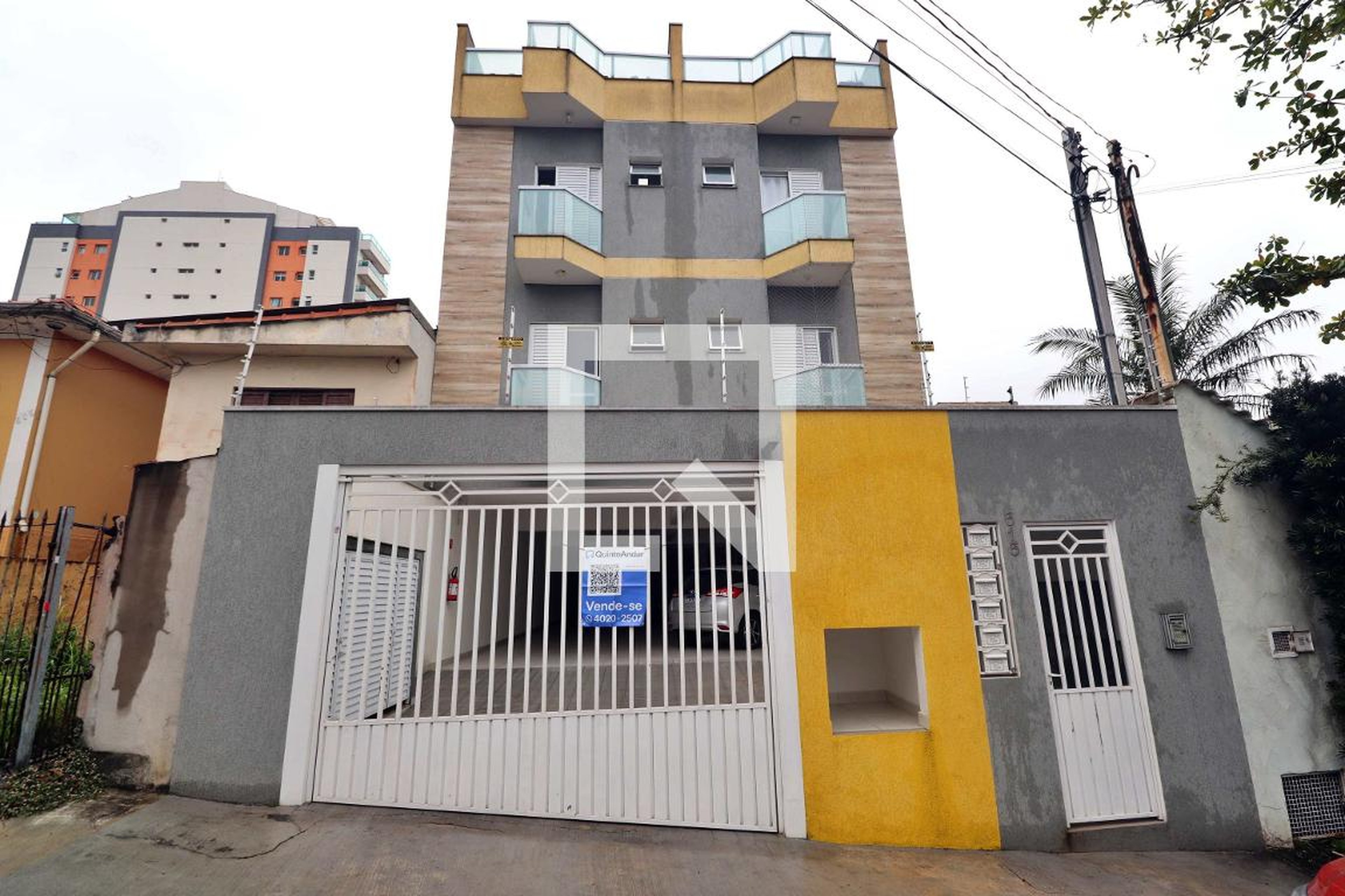 Fachada Condomínio em Rua Holanda, 515