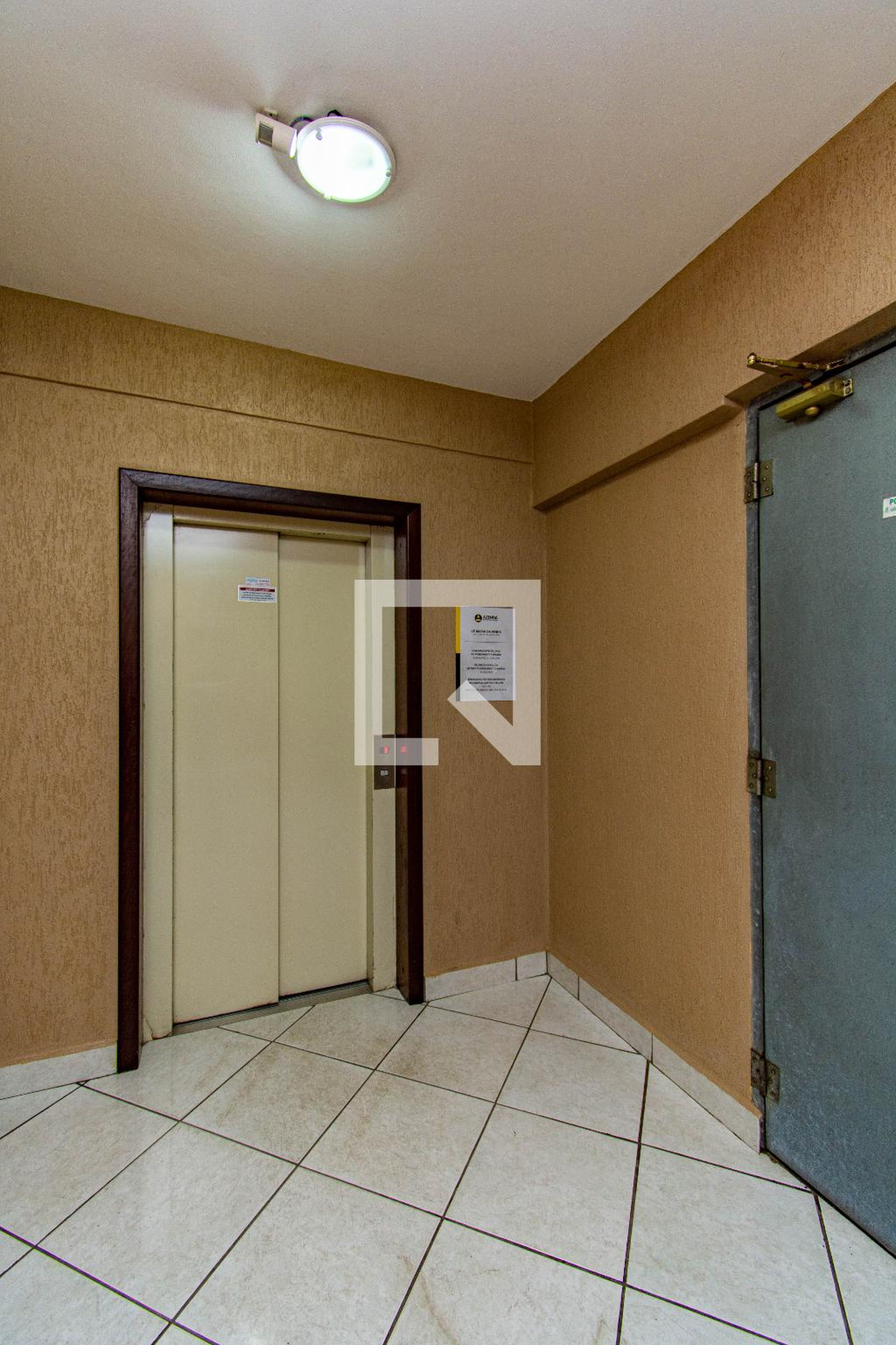 Elevador - Residencial Hendler