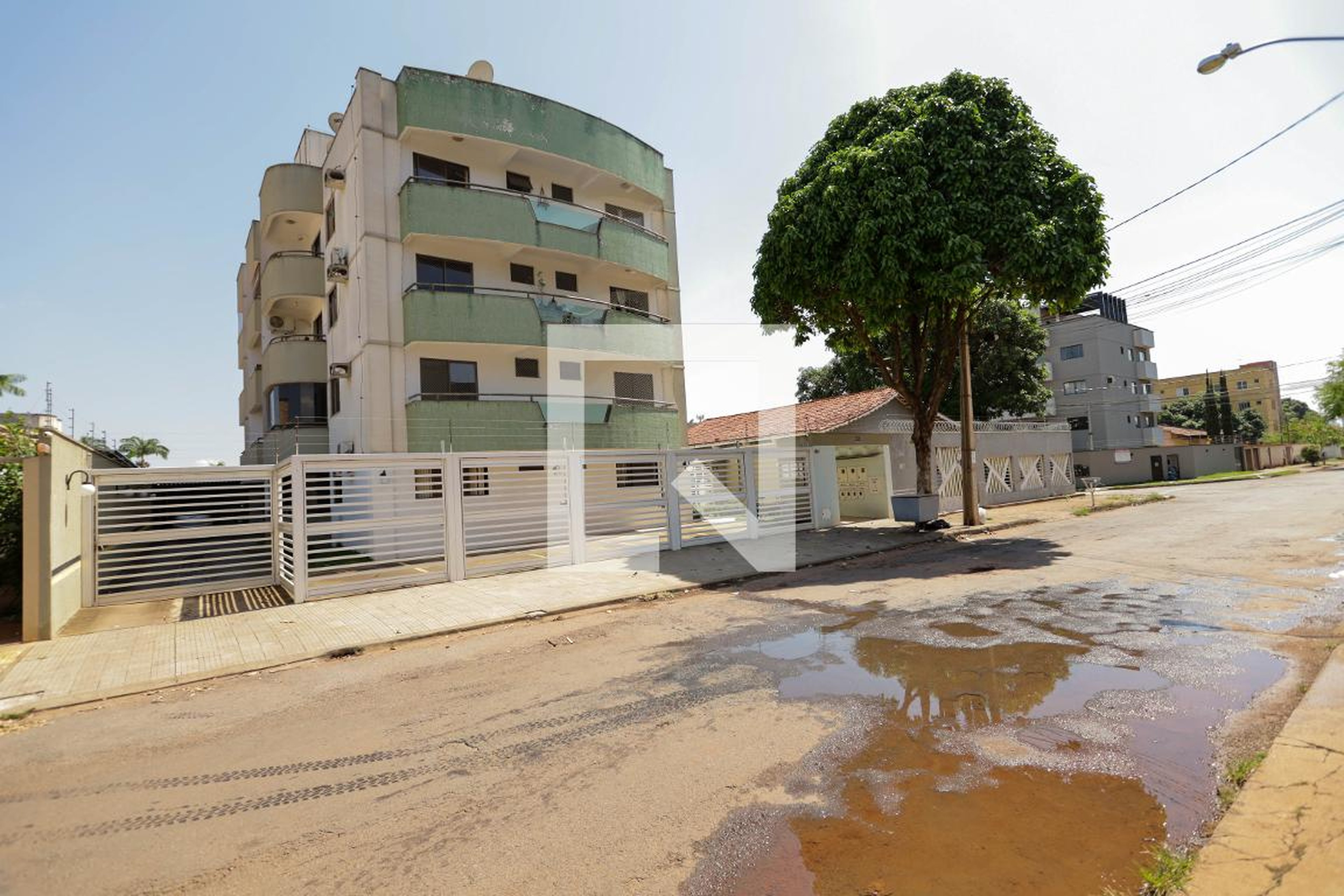 Fachada do Prédio Condomínio em Rua C-80, 0