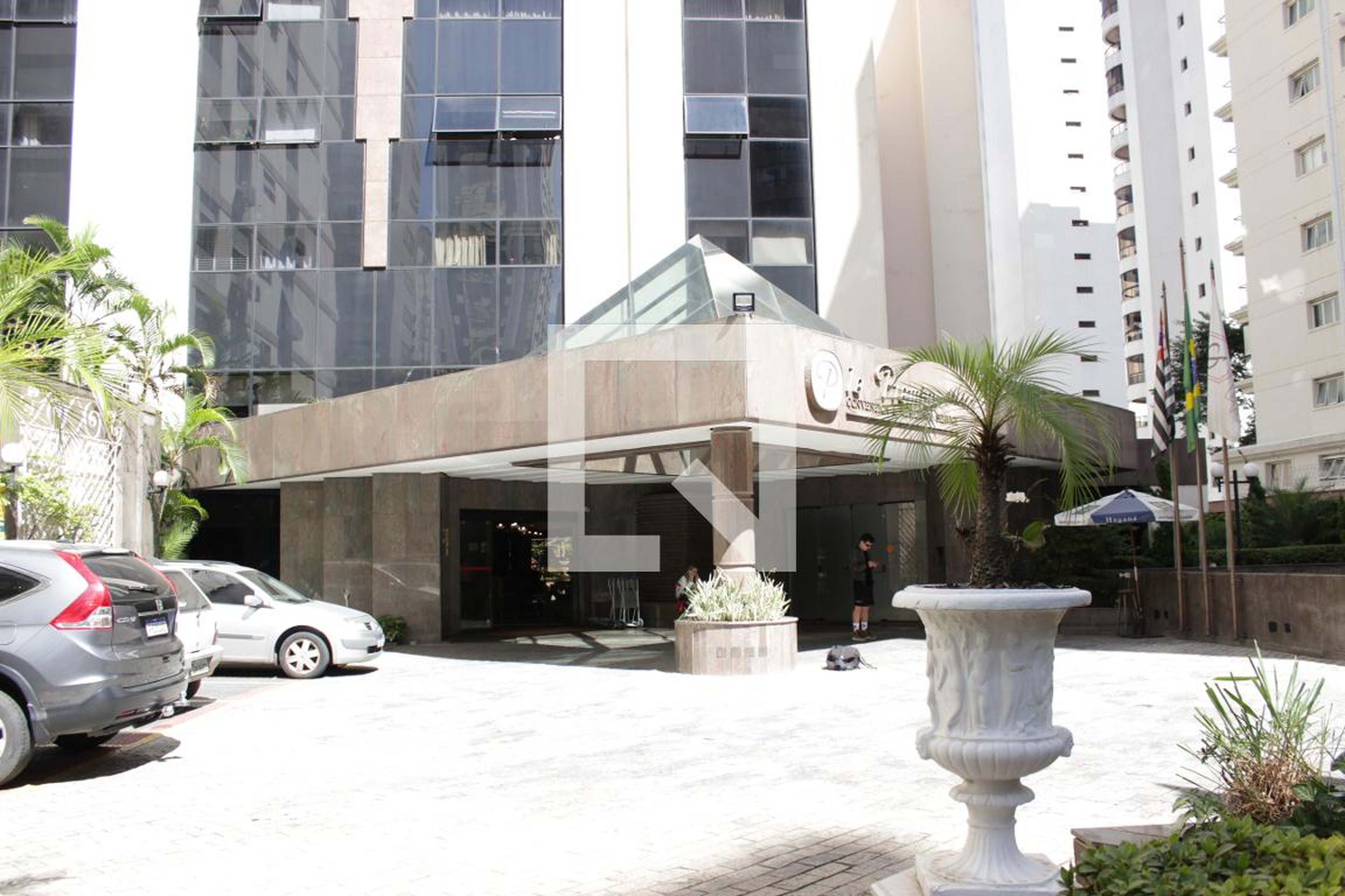 Entrada do Prédio - Le Premier Apartamentos