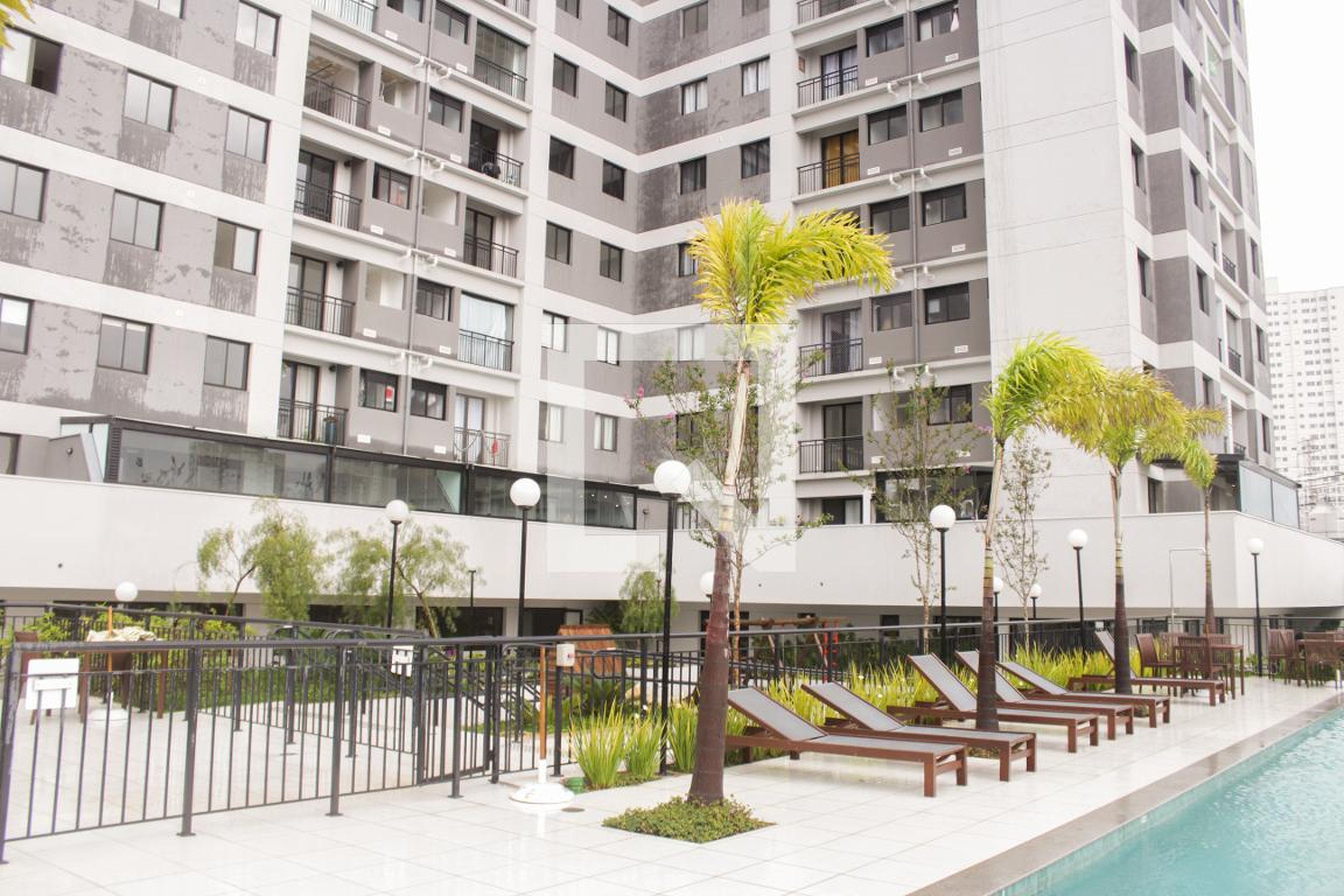 Prédio Condomínio em Rua dos Inocentes, 870