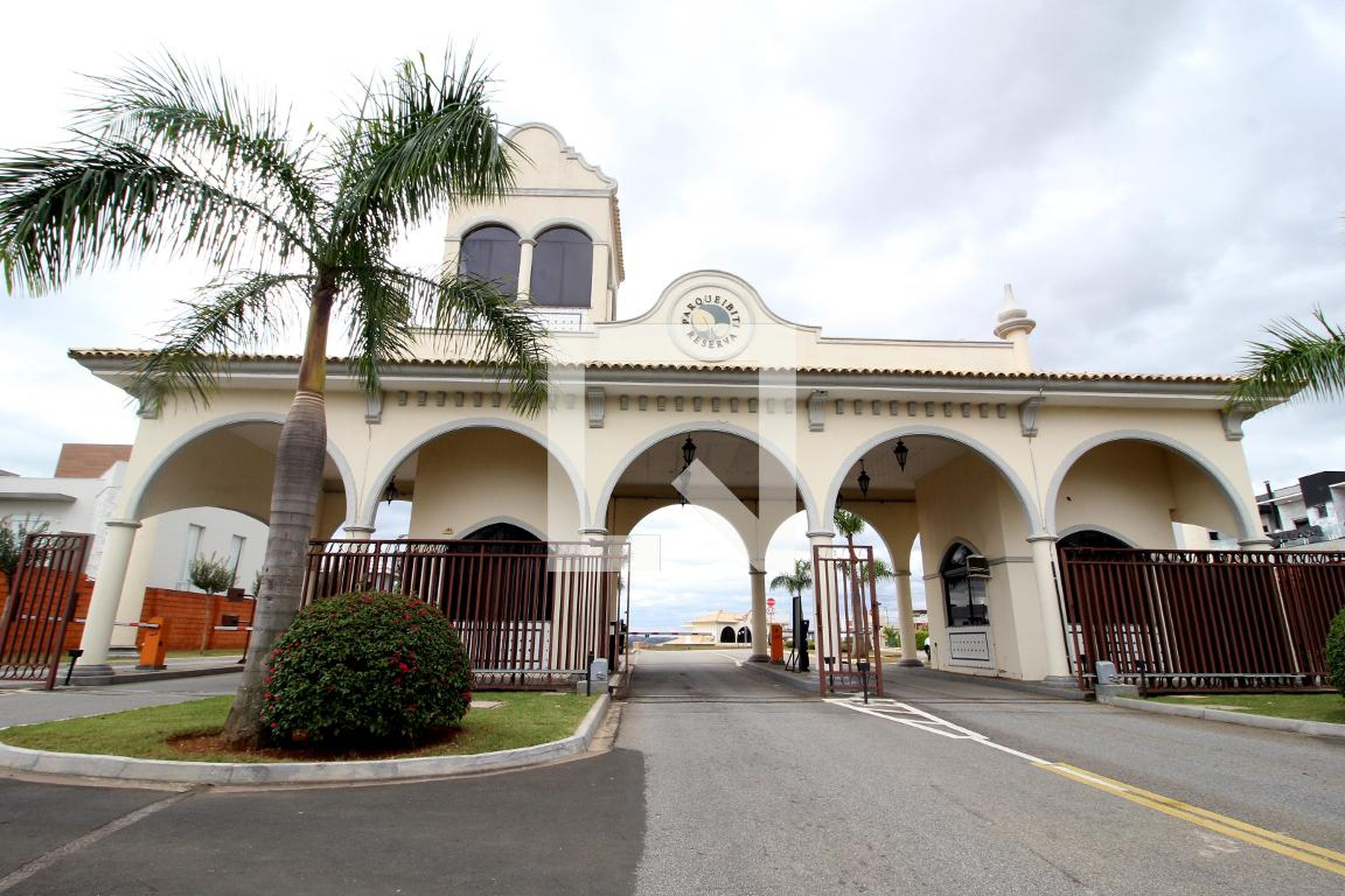 Fachada Condomínio Parque Ibiti Reserva
