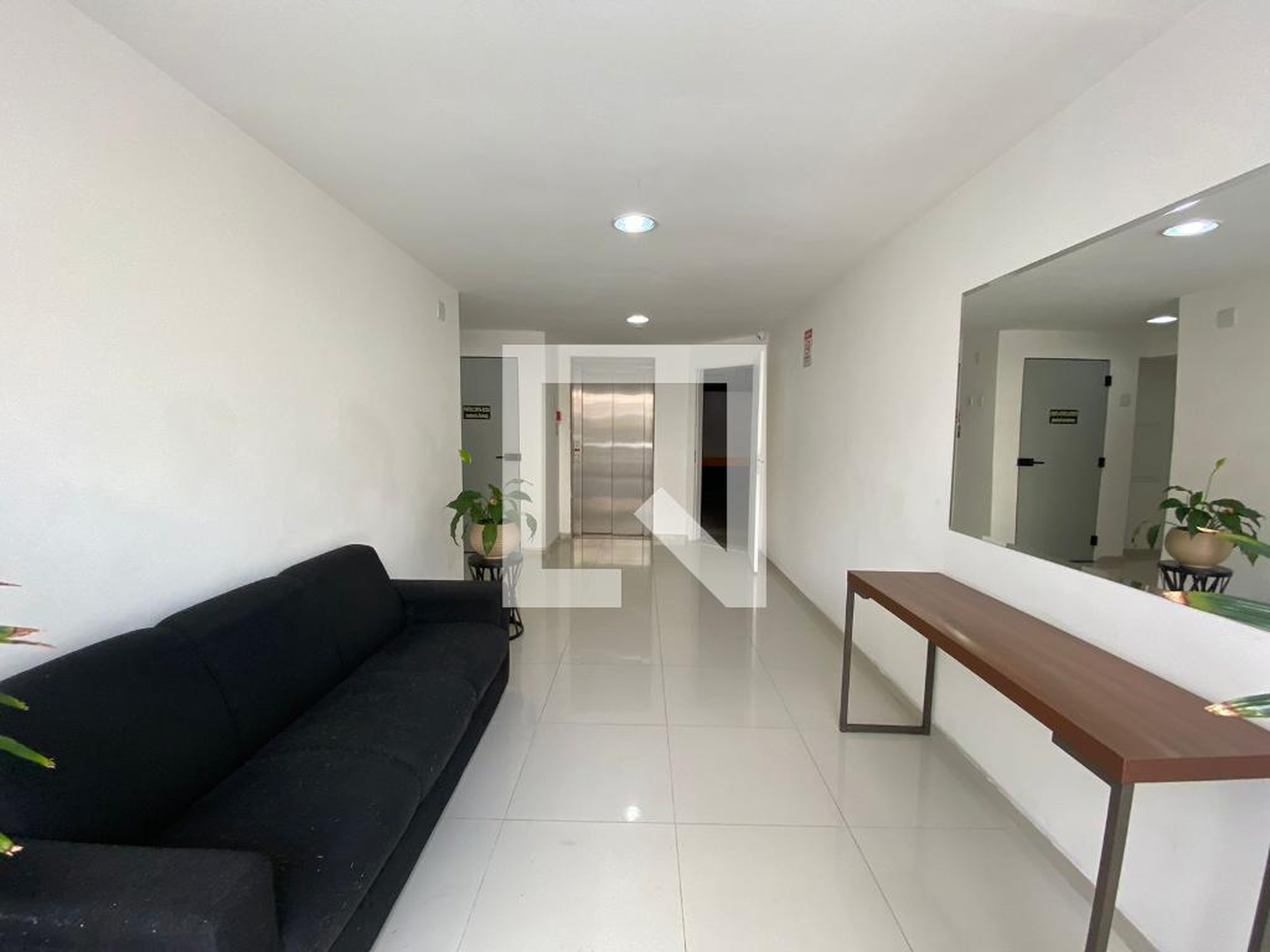 Hall - Armando Ferrentini