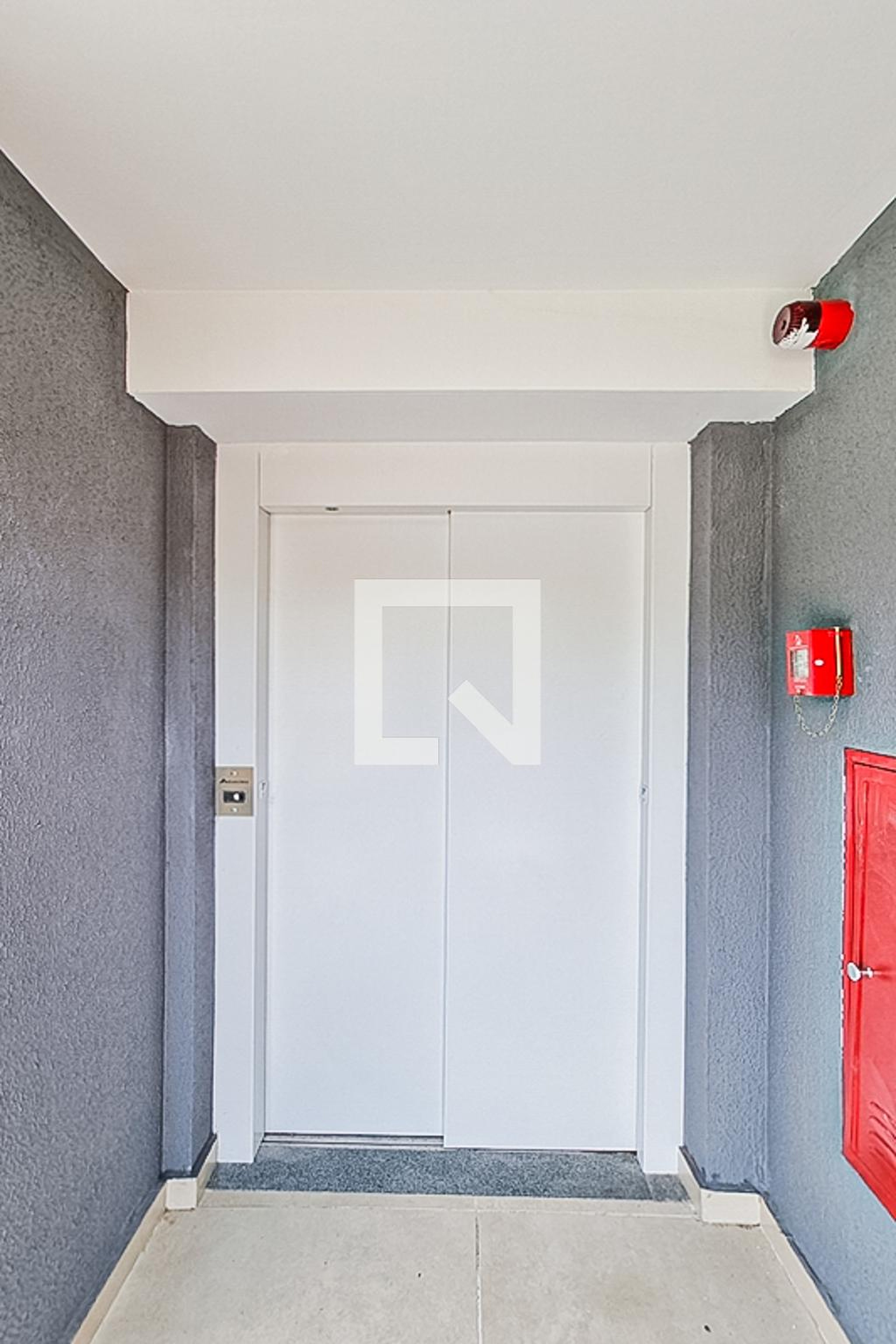 Elevador - Royal Vila Mazzei