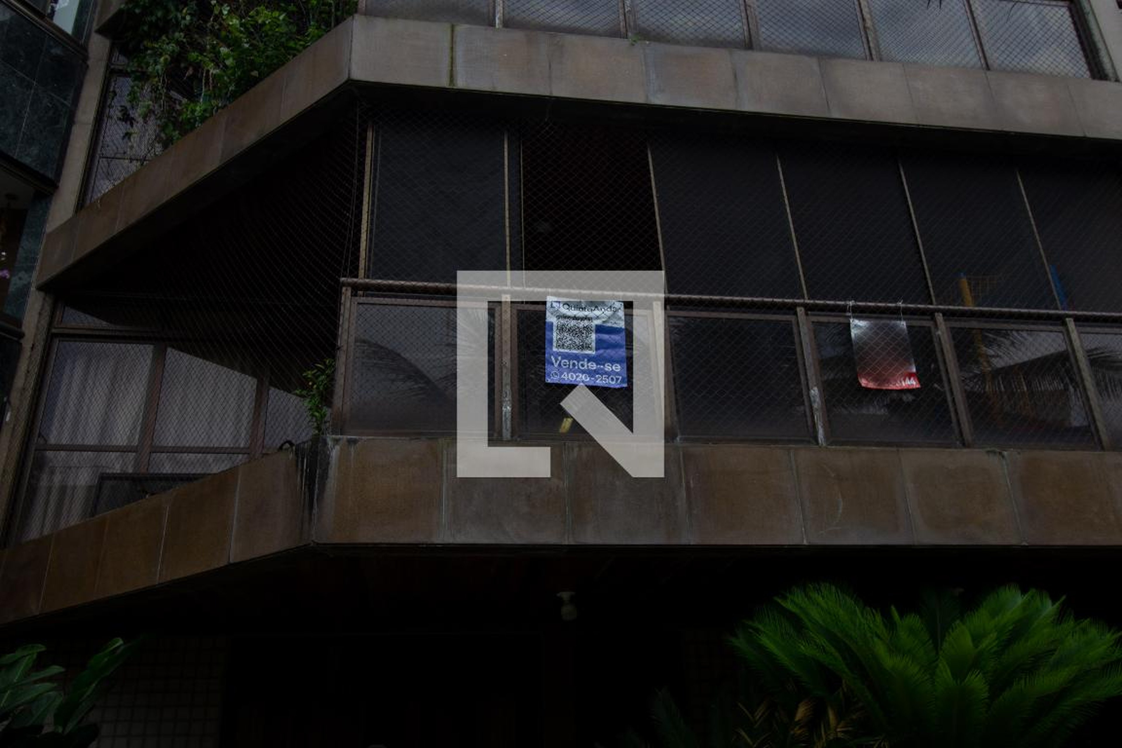 Fachada Condomínio em Rua Clóvis Salgado, 595