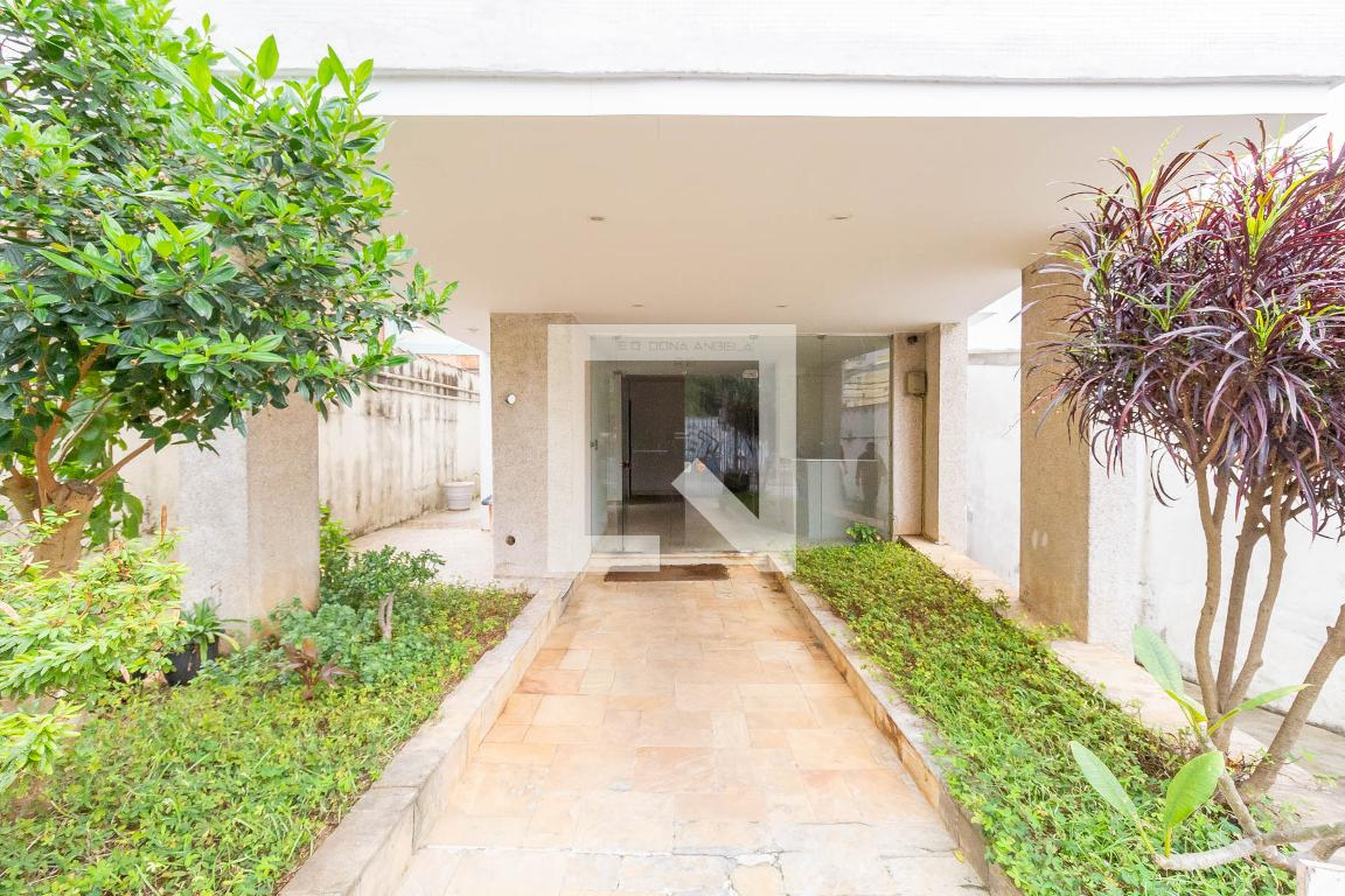 Entrada - Edificio Dona Angela
