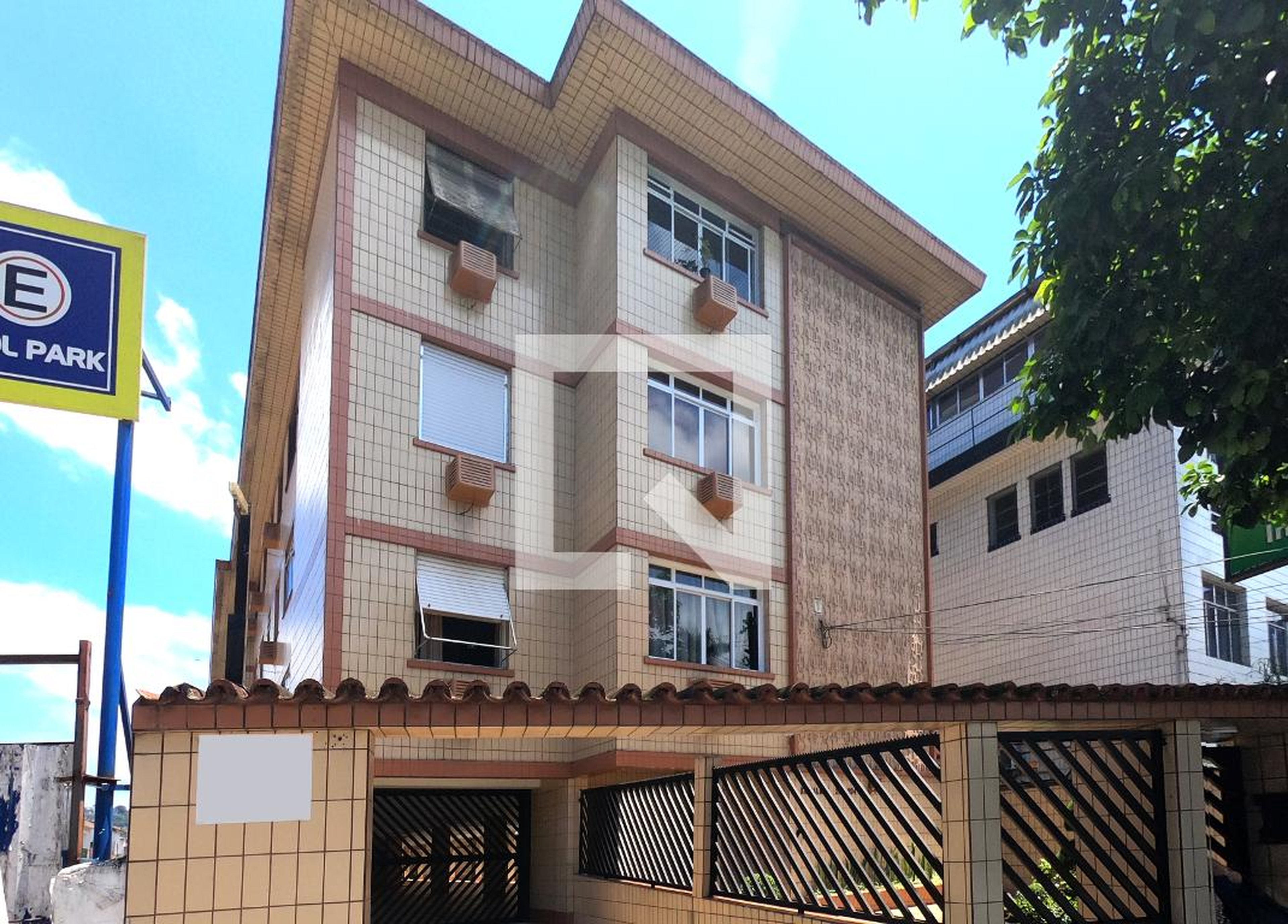 Fachada Condomínio em Avenida Ana Costa, 204