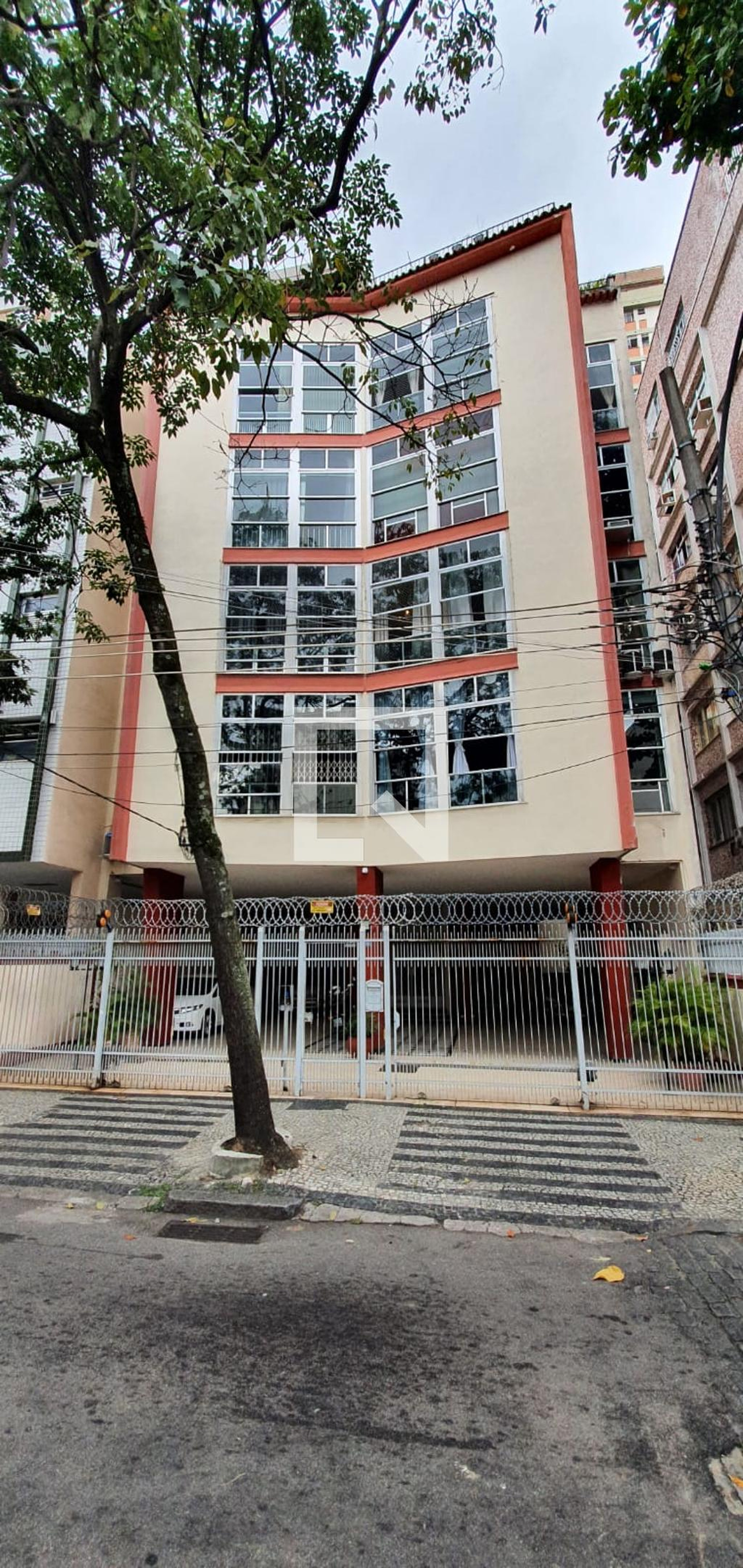 Fachada Condomínio em Rua Visconde de Abaeté, 86