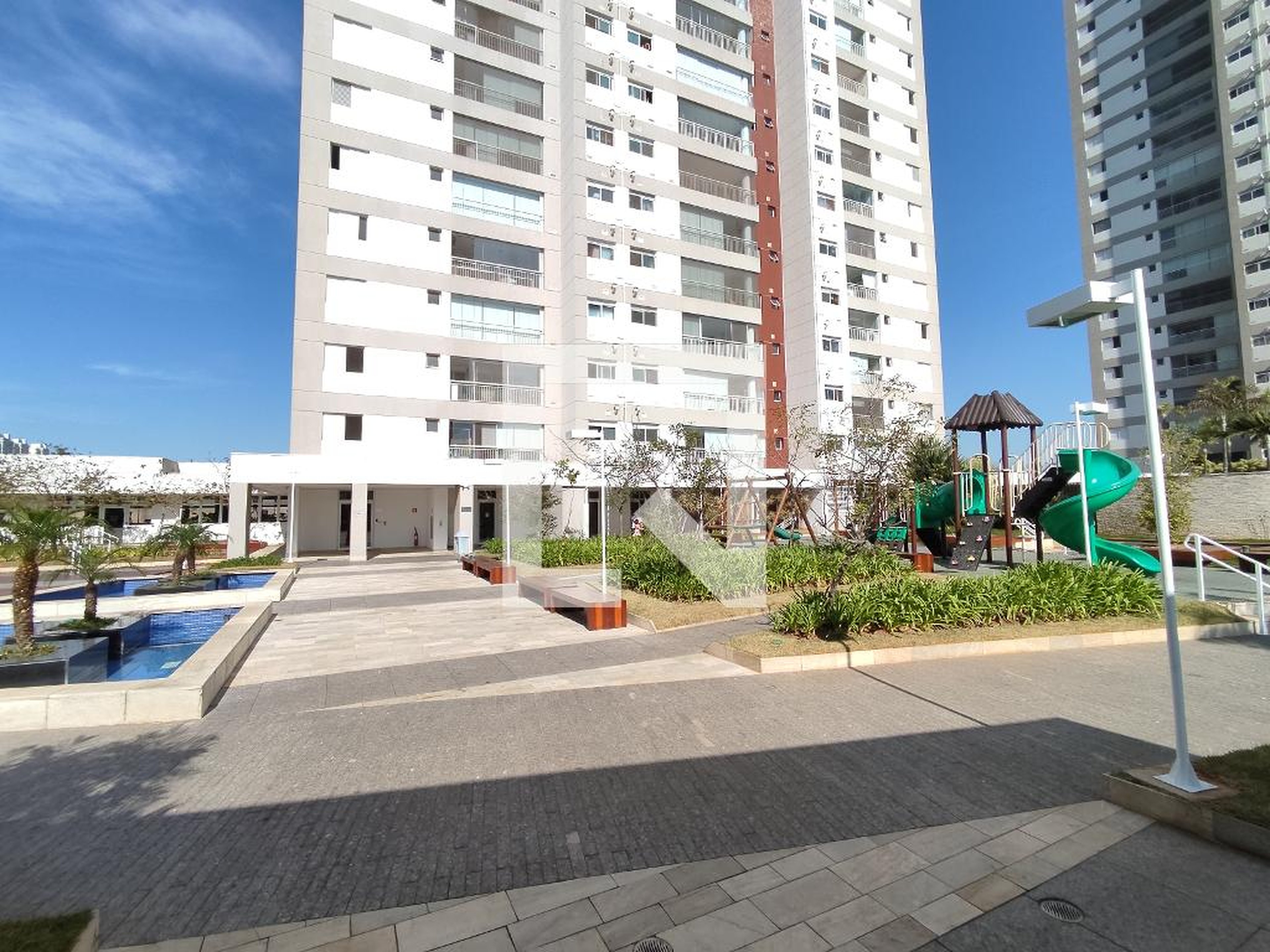 Fachada Condomínio em Rua Senador Joaquim Ribeiro do Valle, 131