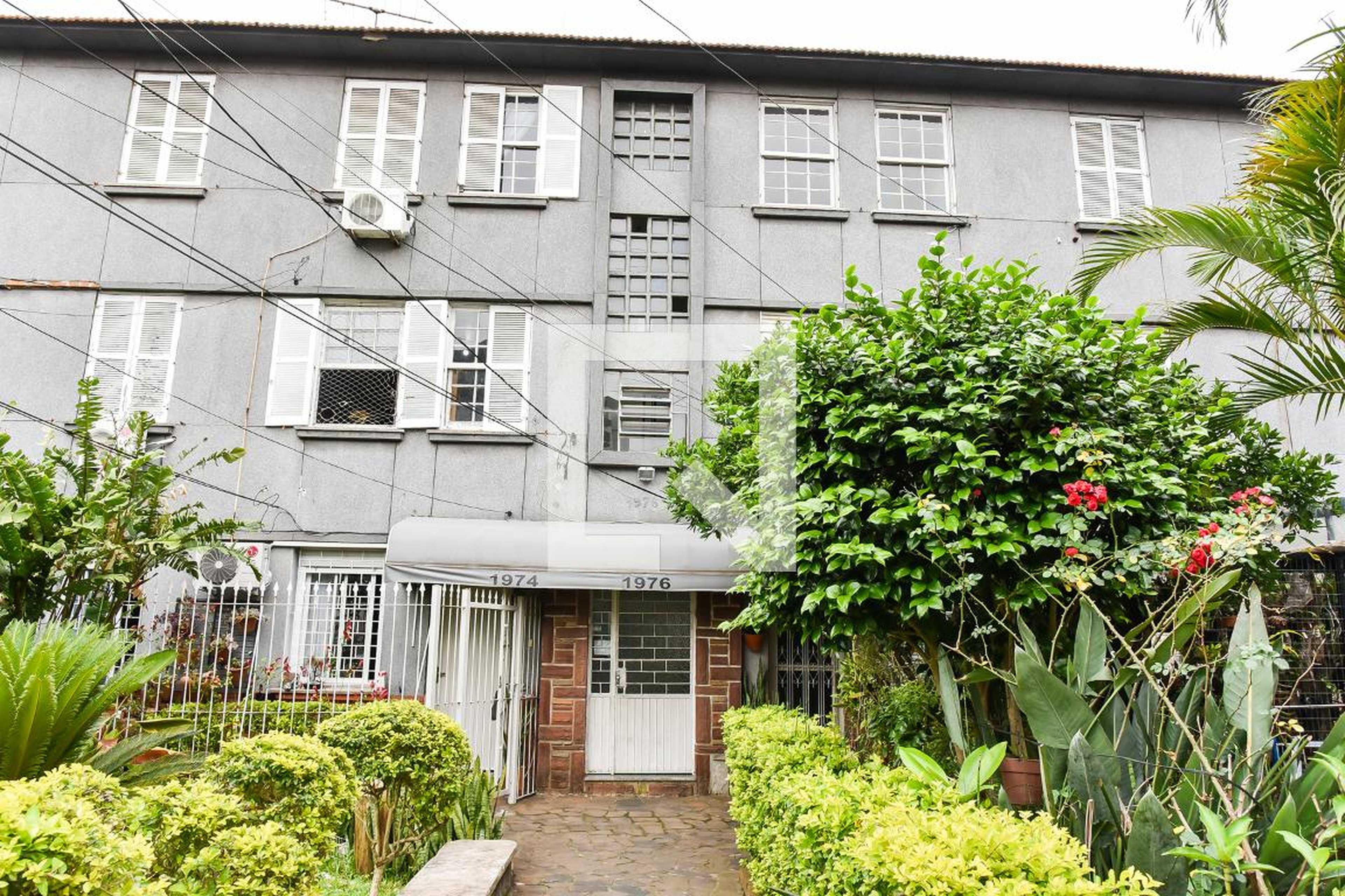 Fachada do Prédio Condomínio em Avenida Plínio Brasil Milano, 1976