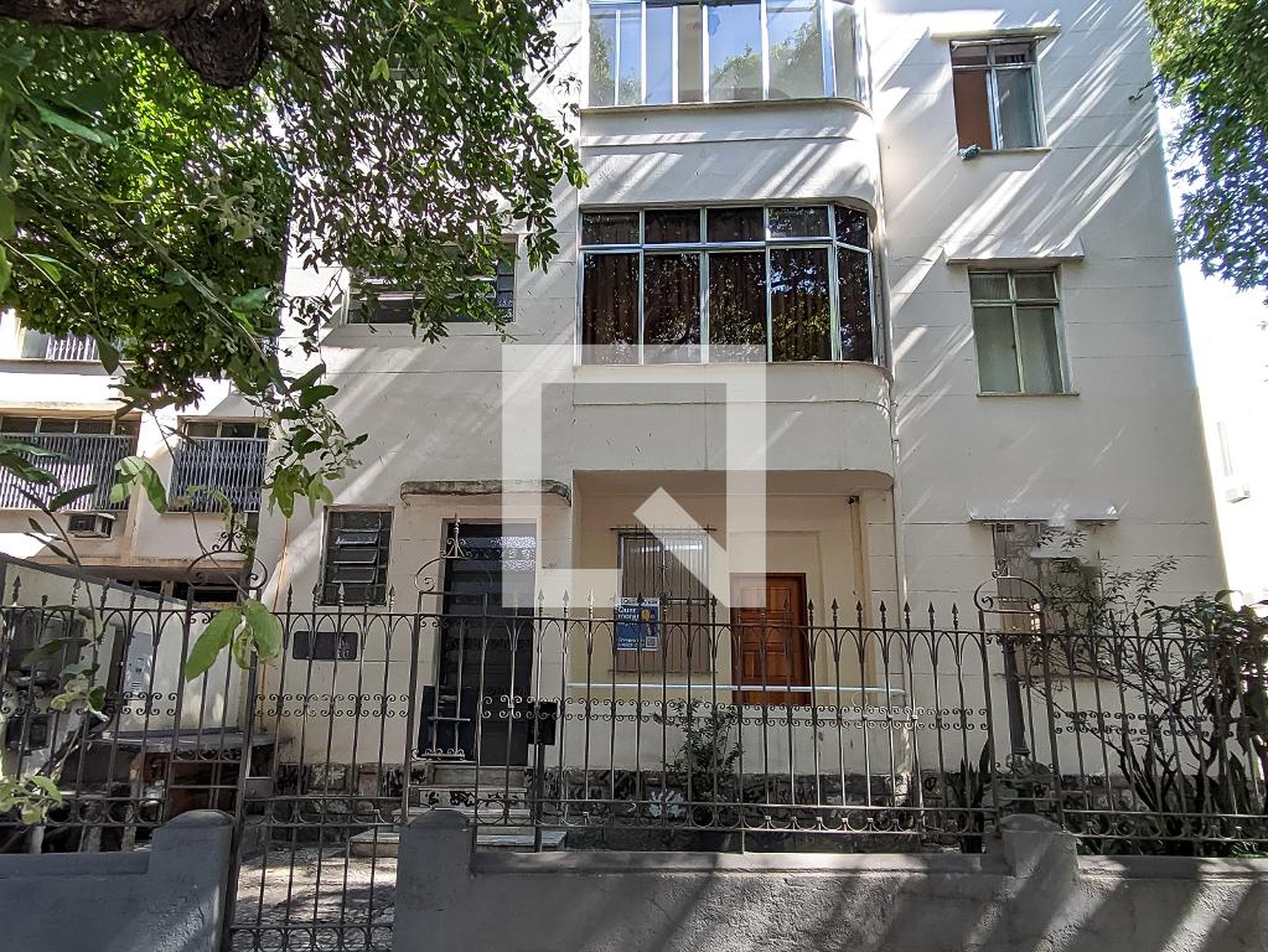 Fachada do Prédio Condomínio em Rua Conde de Bonfim, 221