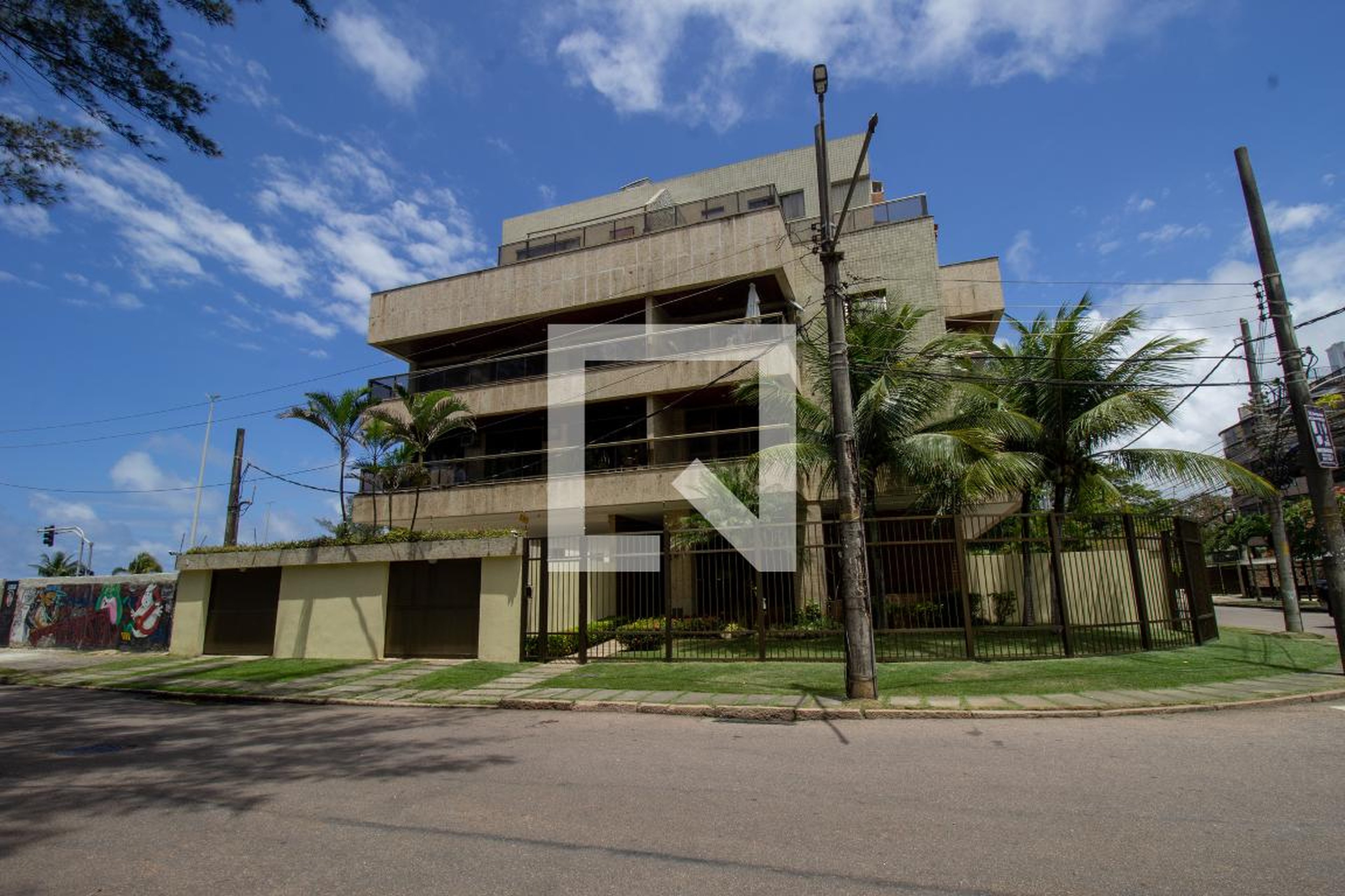 Fachada do Prédio Condomínio em Rua Presidente Nereu Ramos, 265