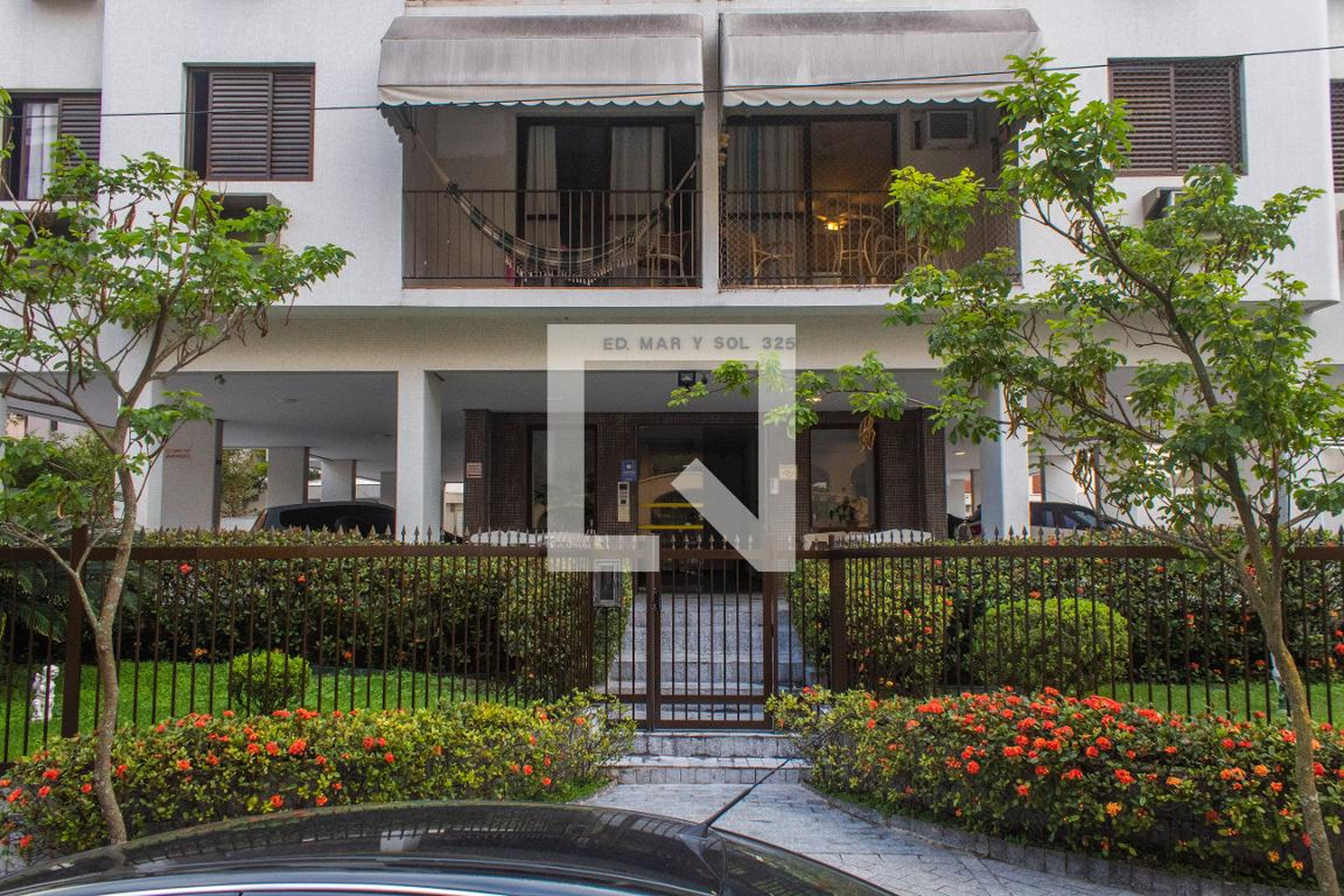 Fachada do Prédio Condomínio Mar Y Sol