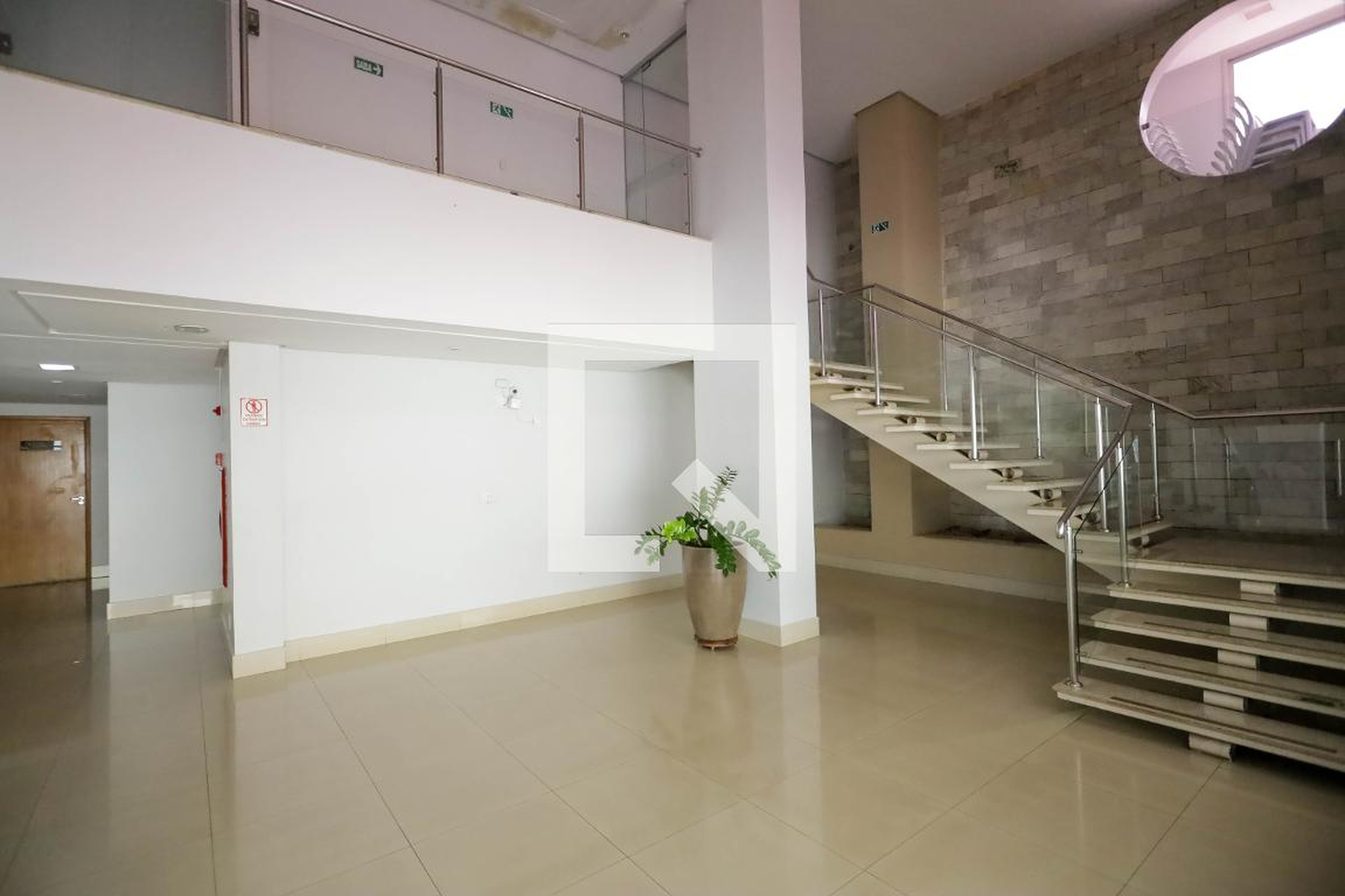 Hall social Condomínio em Rua Doutor Nelson Jorge, 0