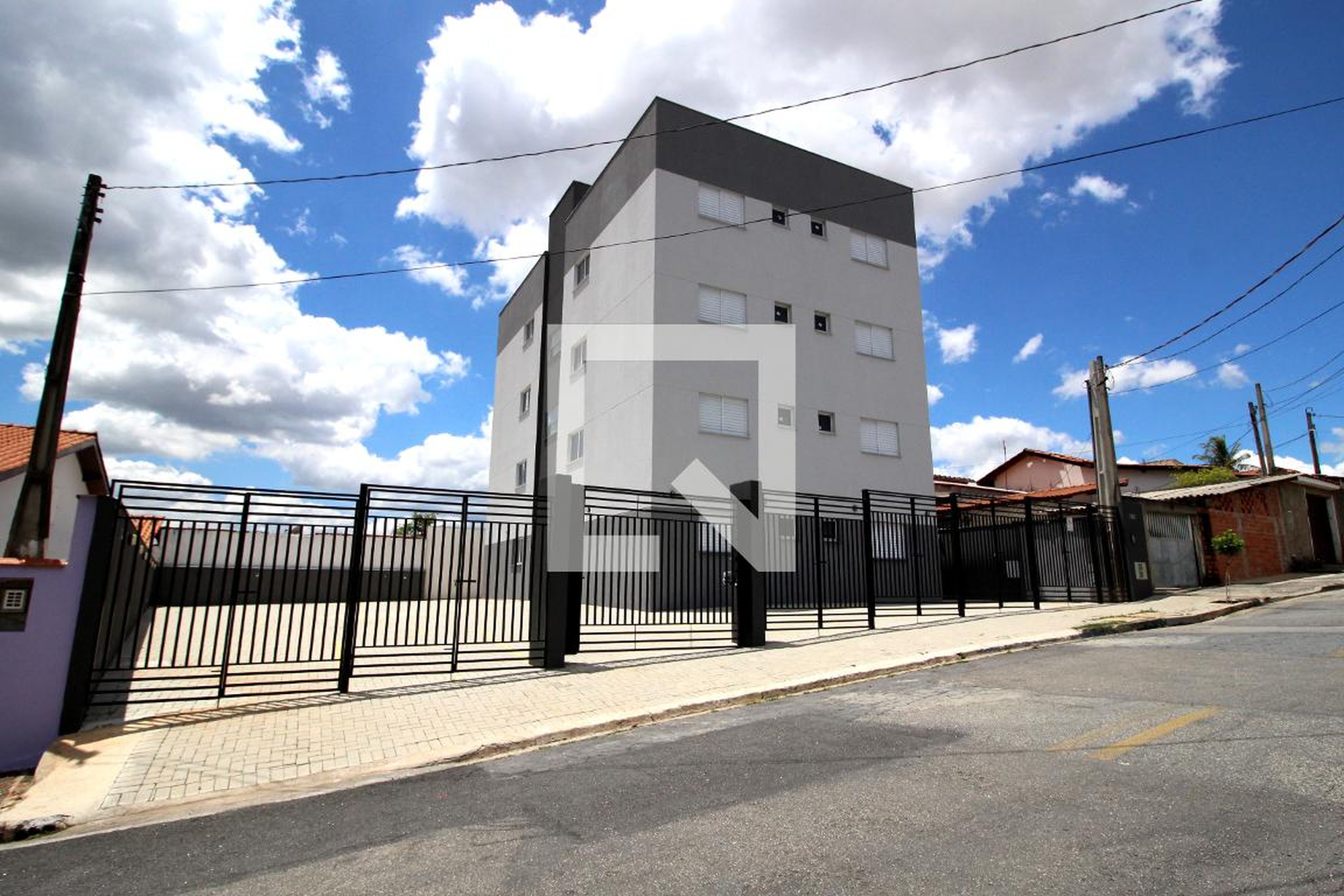 Fachada Condomínio em Rua José Maria Lisboa, 682