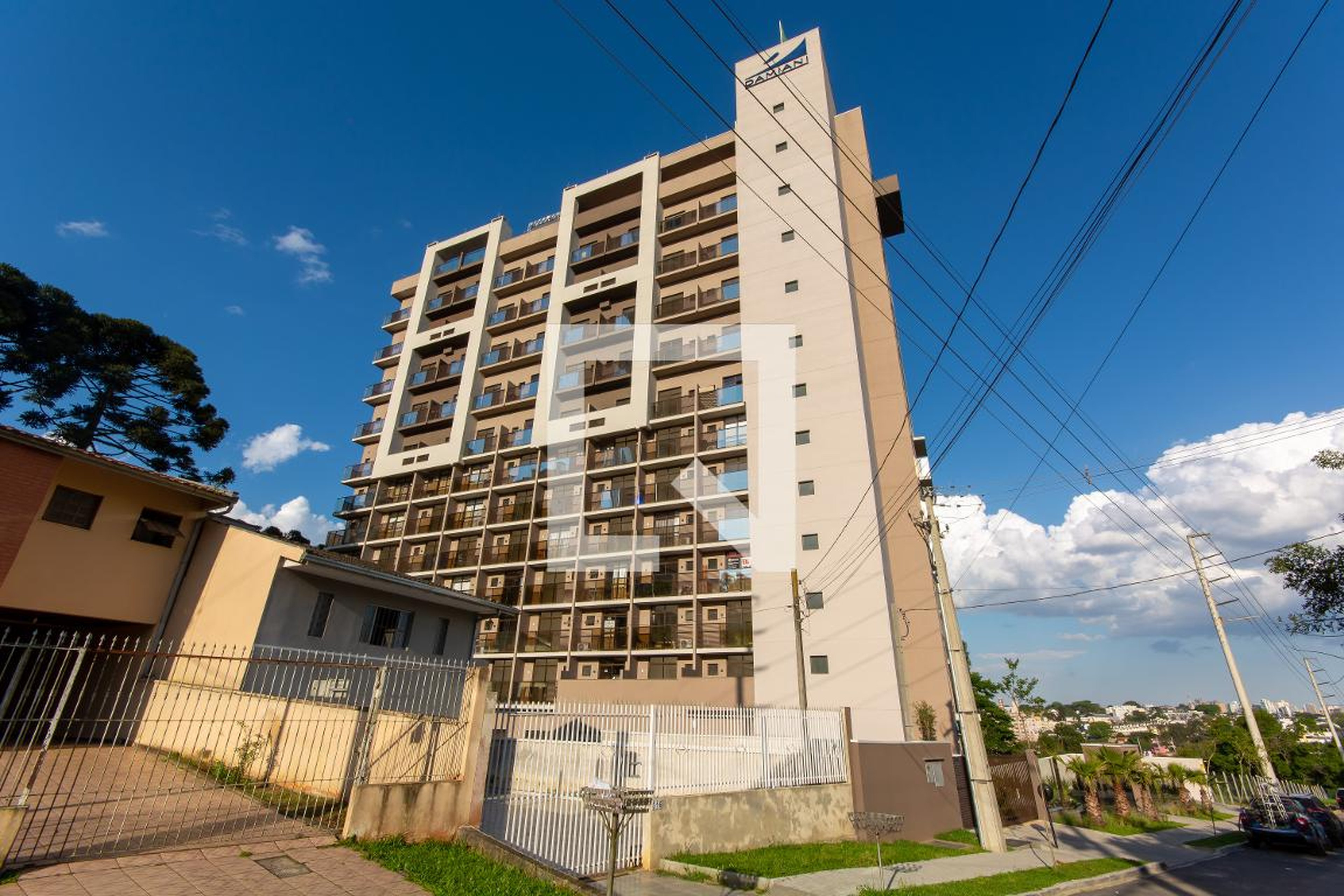 Fachada Condomínio em Rua Bárbara Cvintal, 281