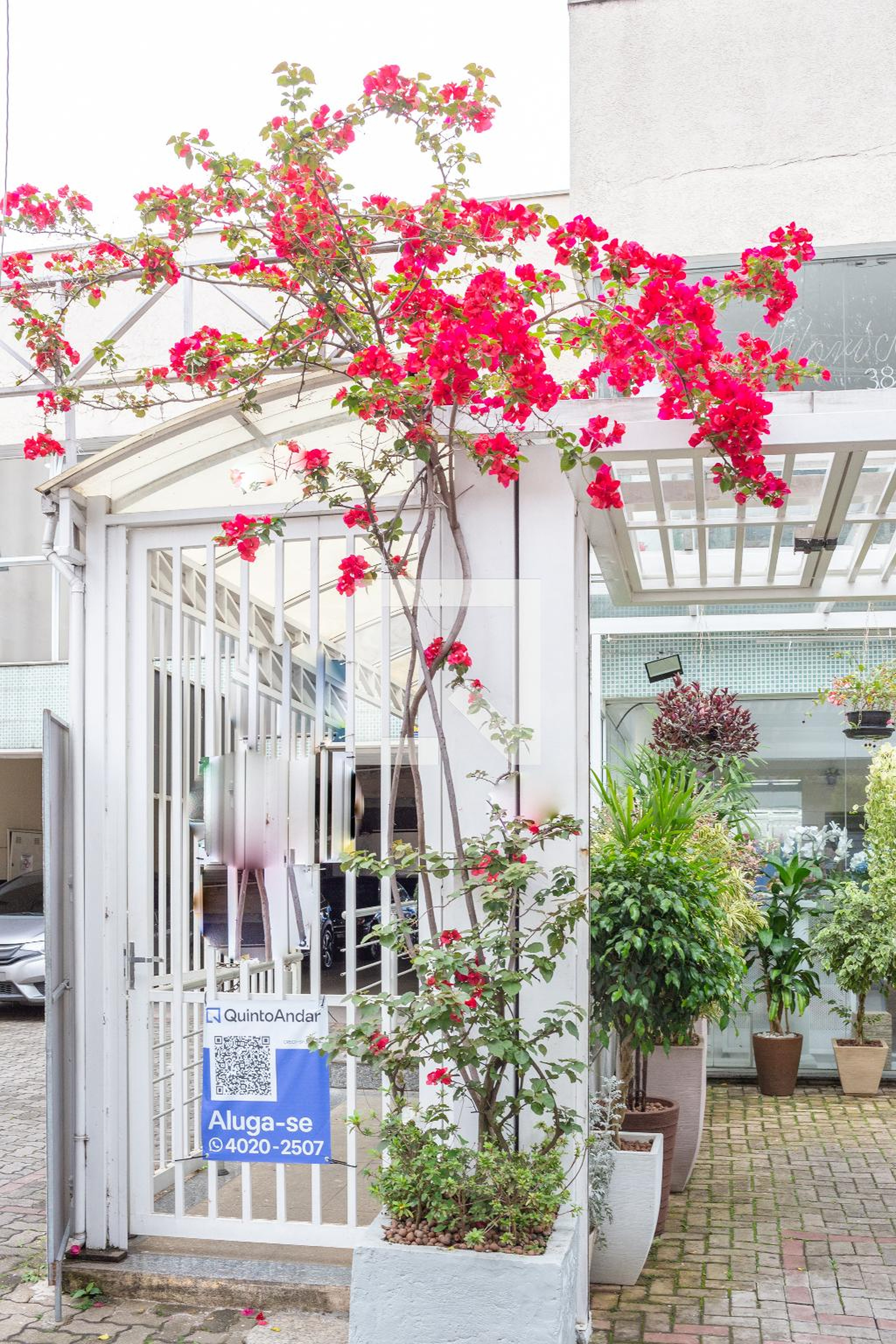 Fachada Condomínio em Rua Minerva, 192