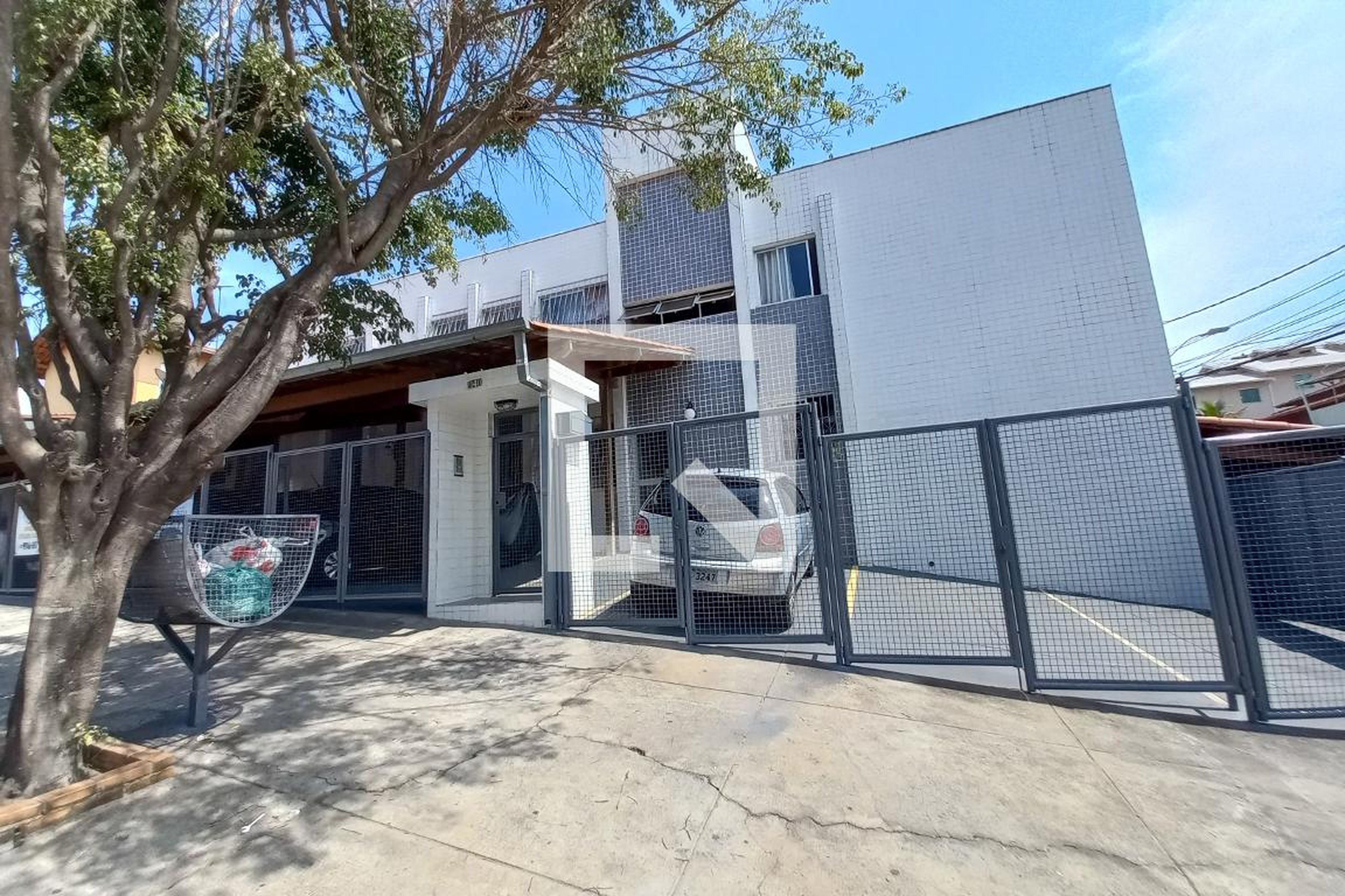 Fachada Condomínio em Rua Universo, 1140