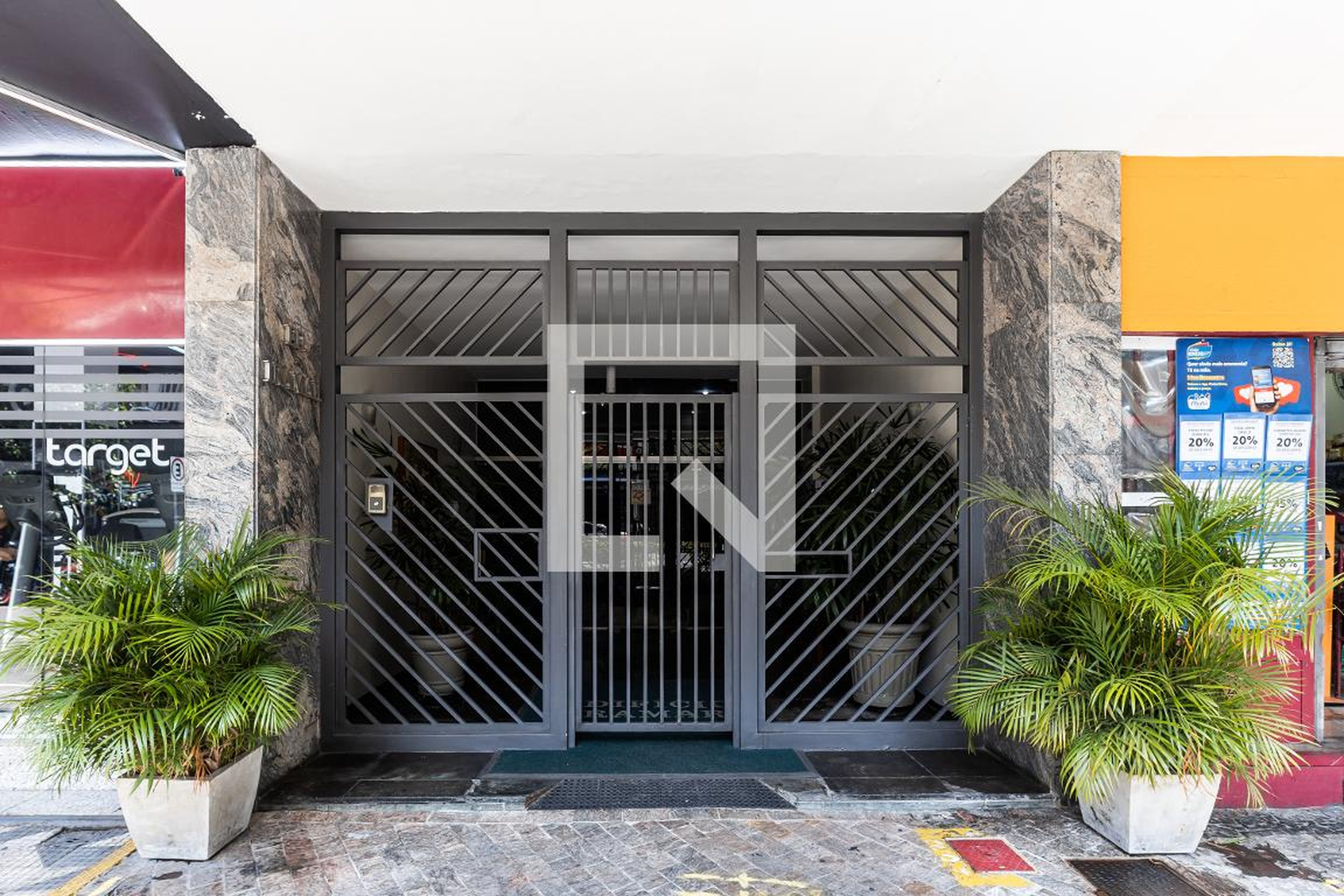 Fachada do condomínio Condomínio Iramar