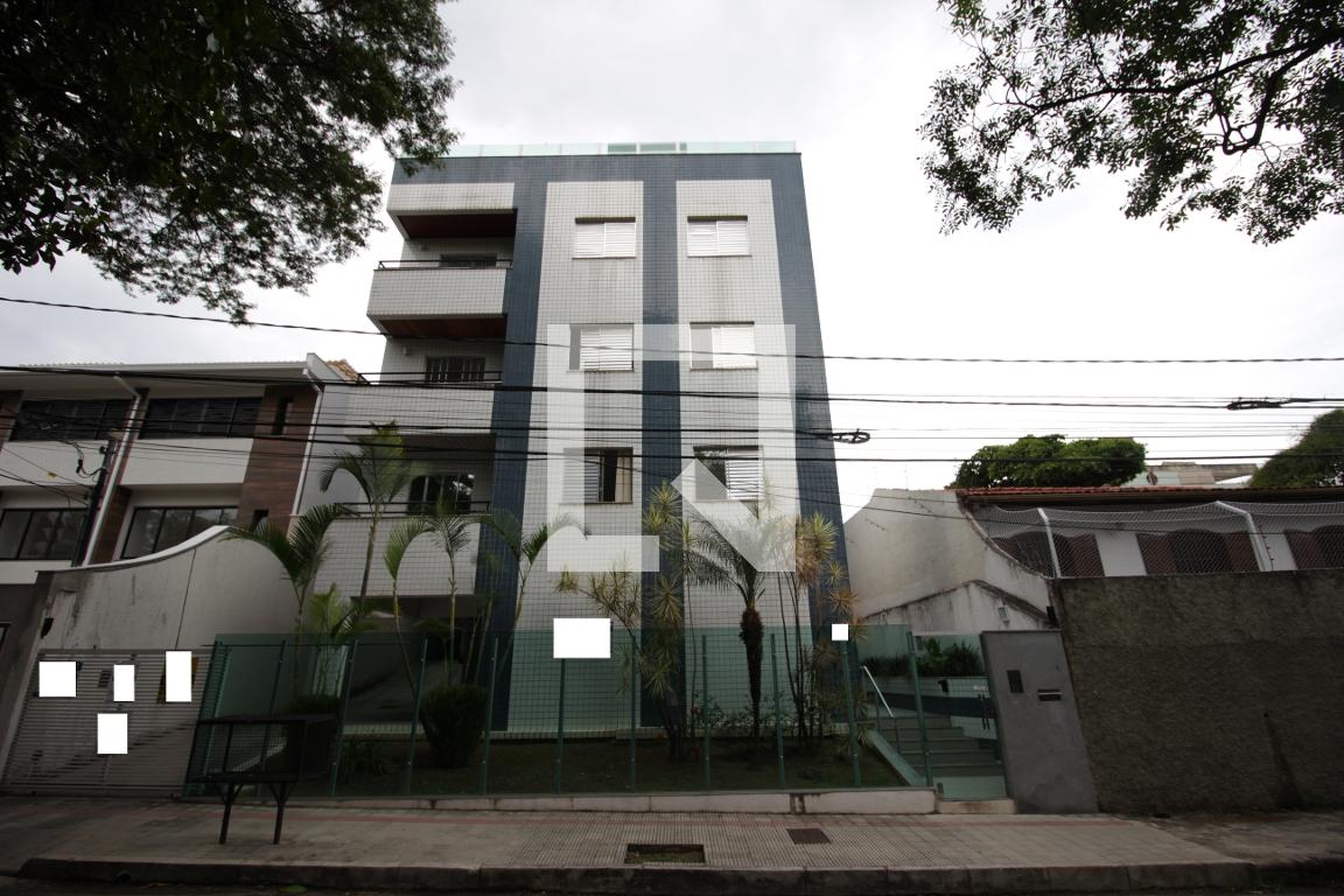 Fachada do Prédio Condomínio em Rua Monte Castelo, 94