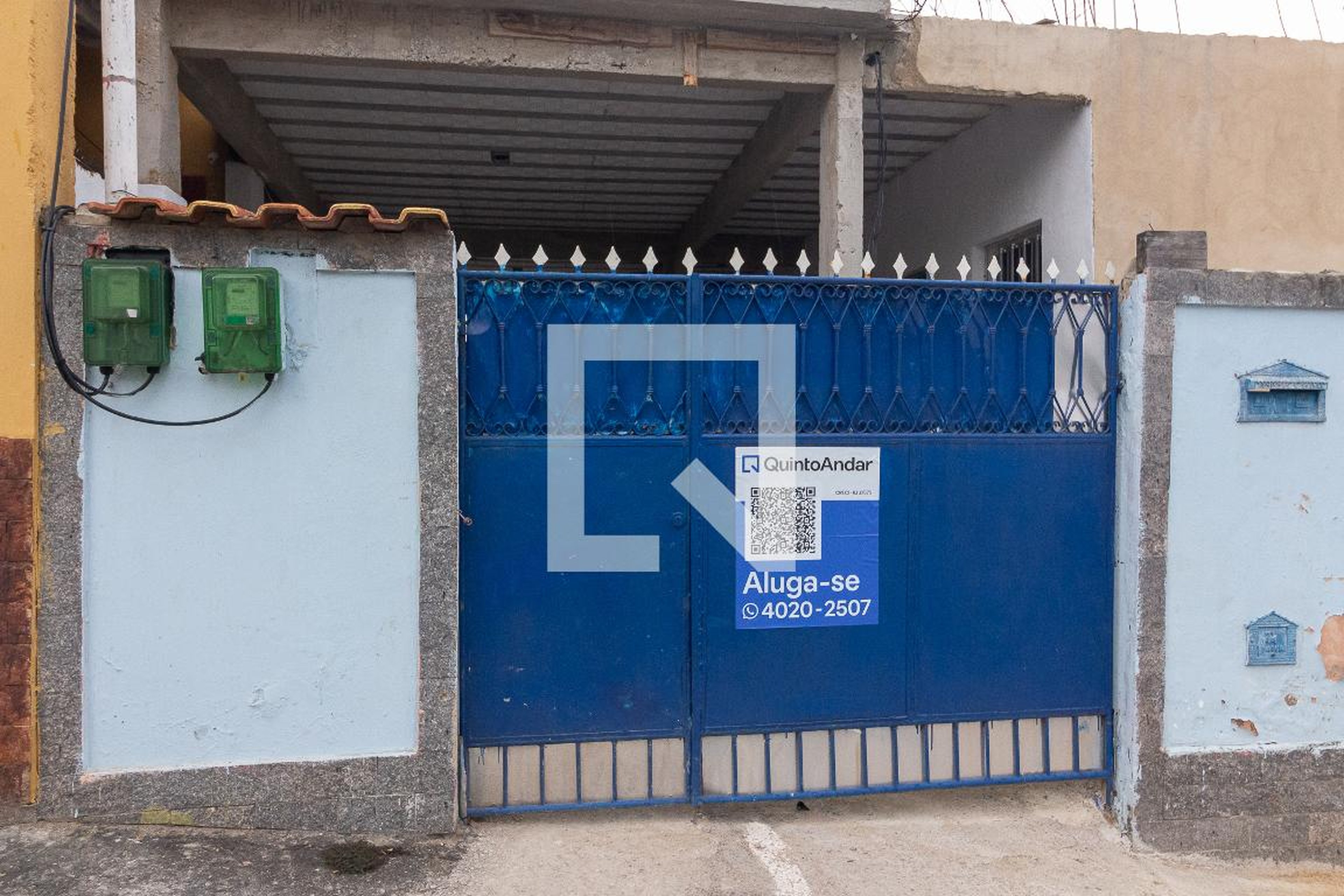 Fachada Condomínio em Rua Jaír da Silva Ribas, 90