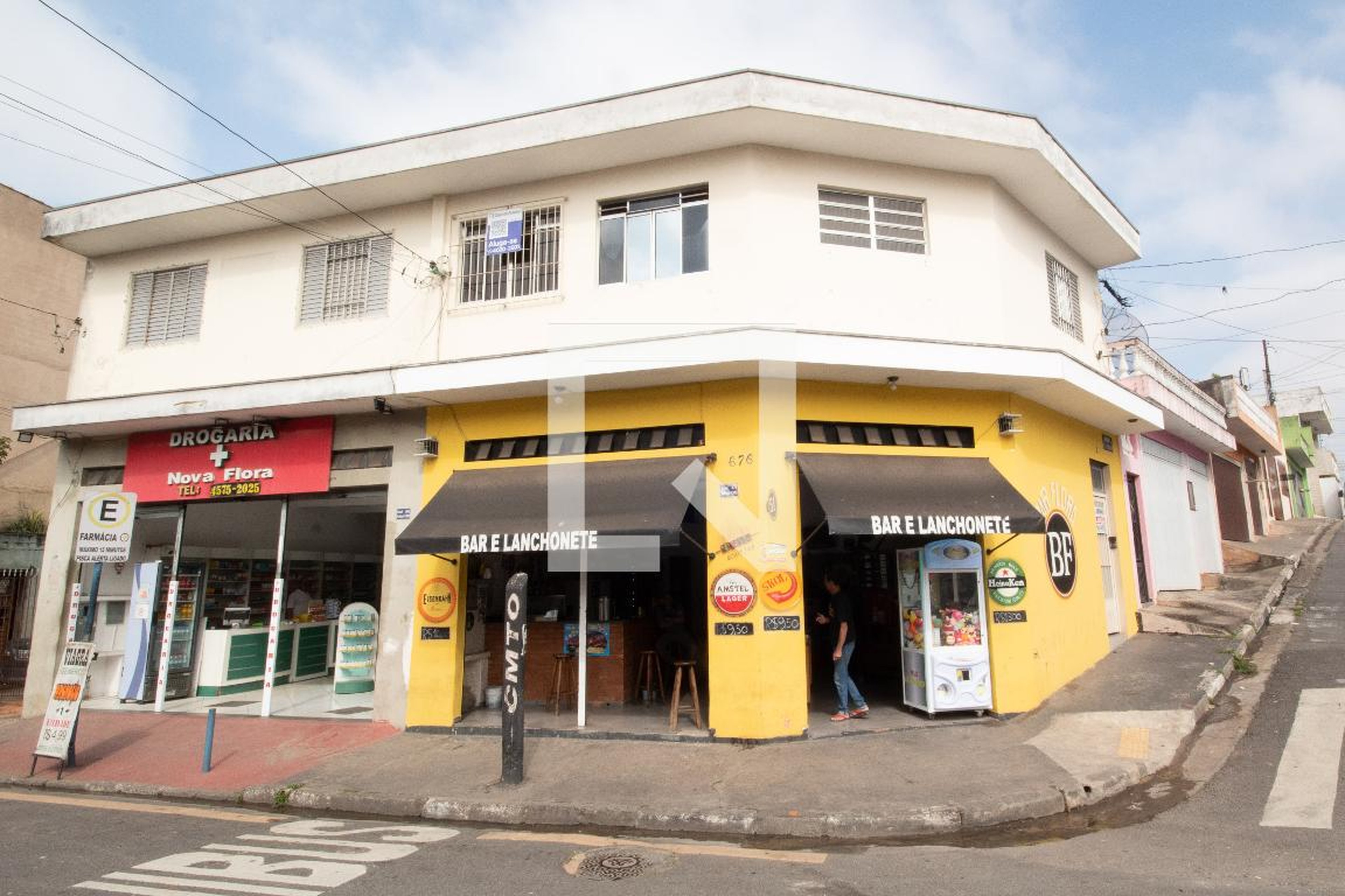 Fachada Condomínio em Rua Marcílio Pereira da Silva, 15