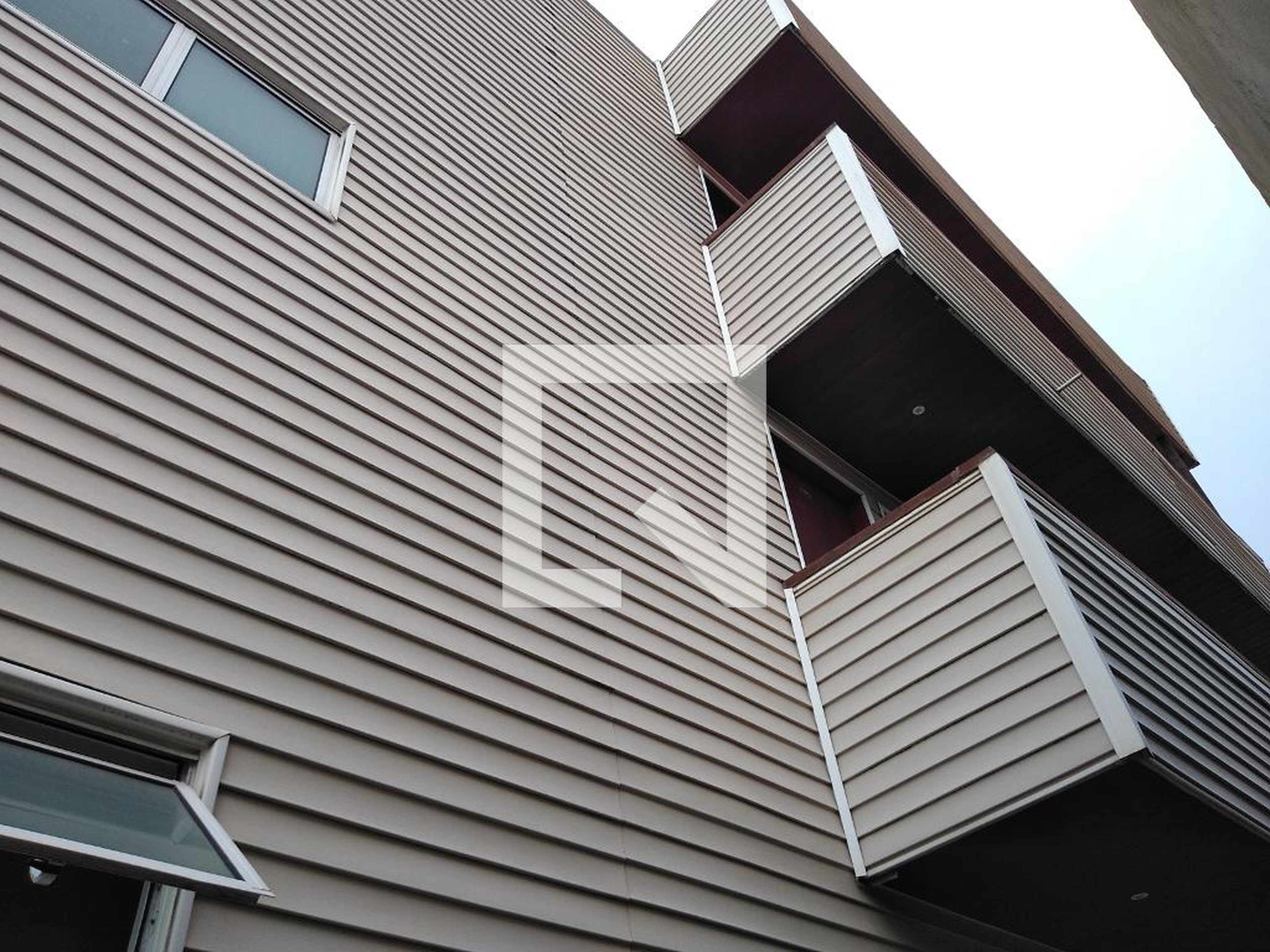 Fachada Condomínio em Rua Francisco Karam, 17