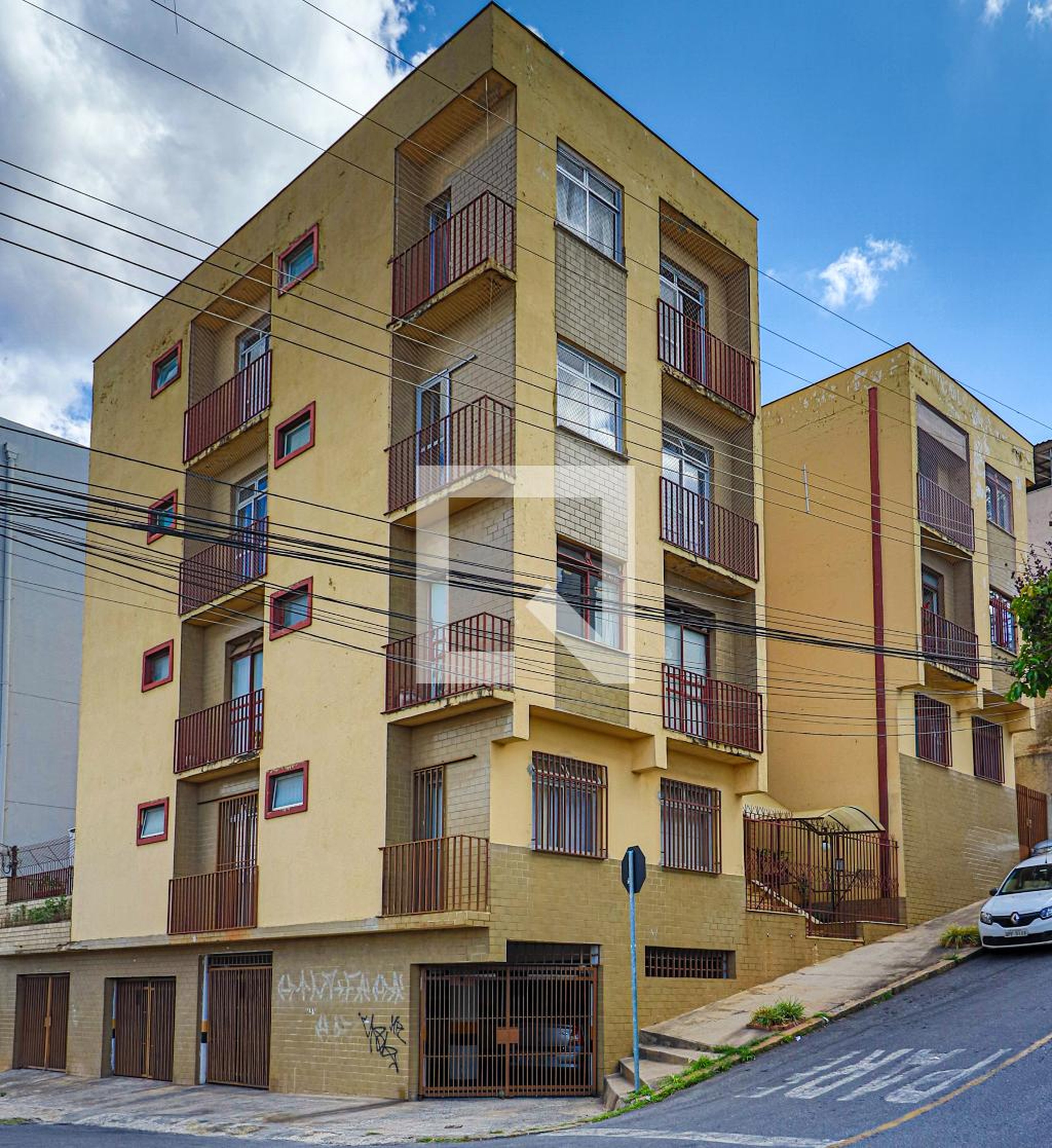 Fachada Condomínio em Rua Itapagipe, 90