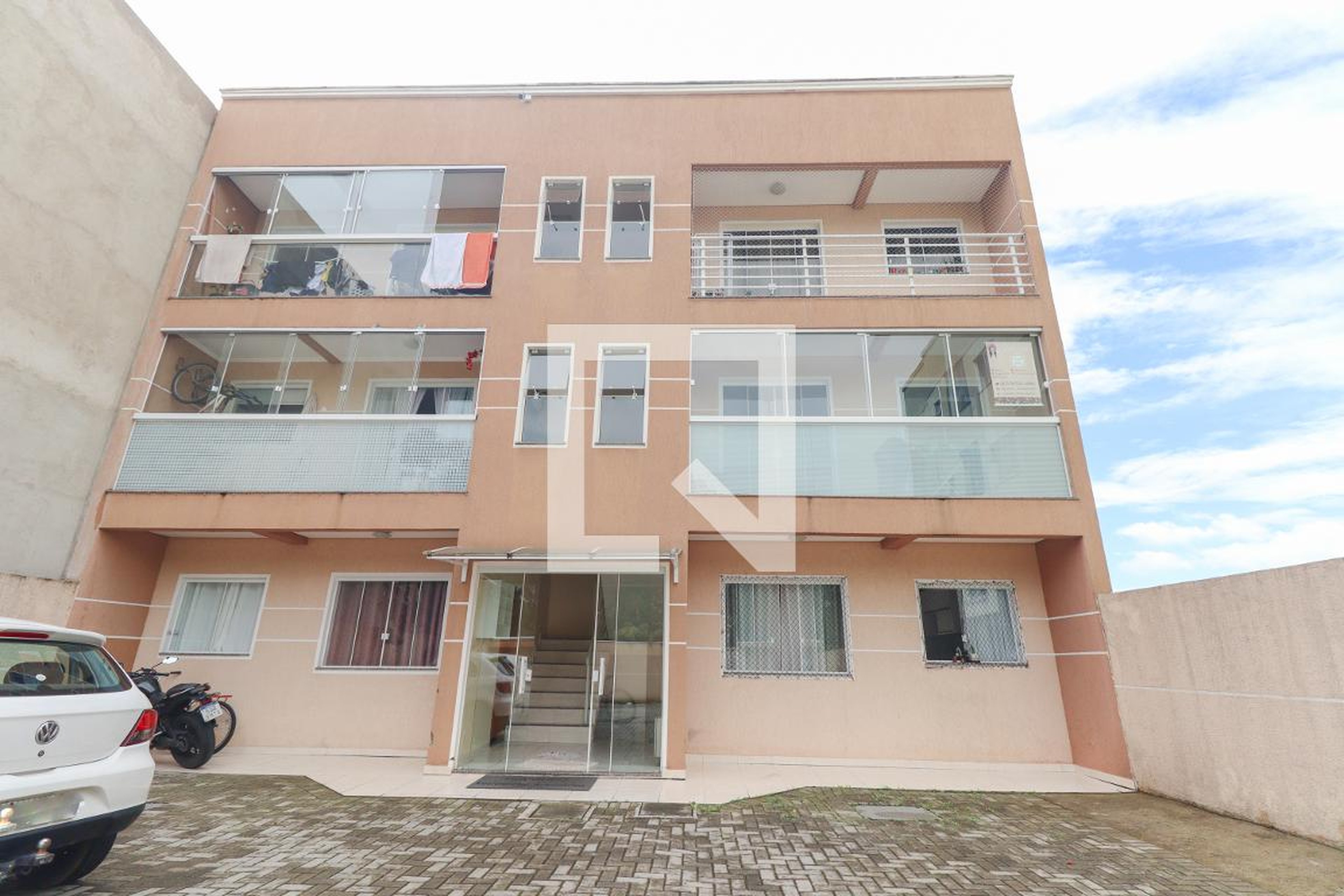 Fachada do Prédio Condomínio em Rua Eliza Sandy Cordeiro, 1244