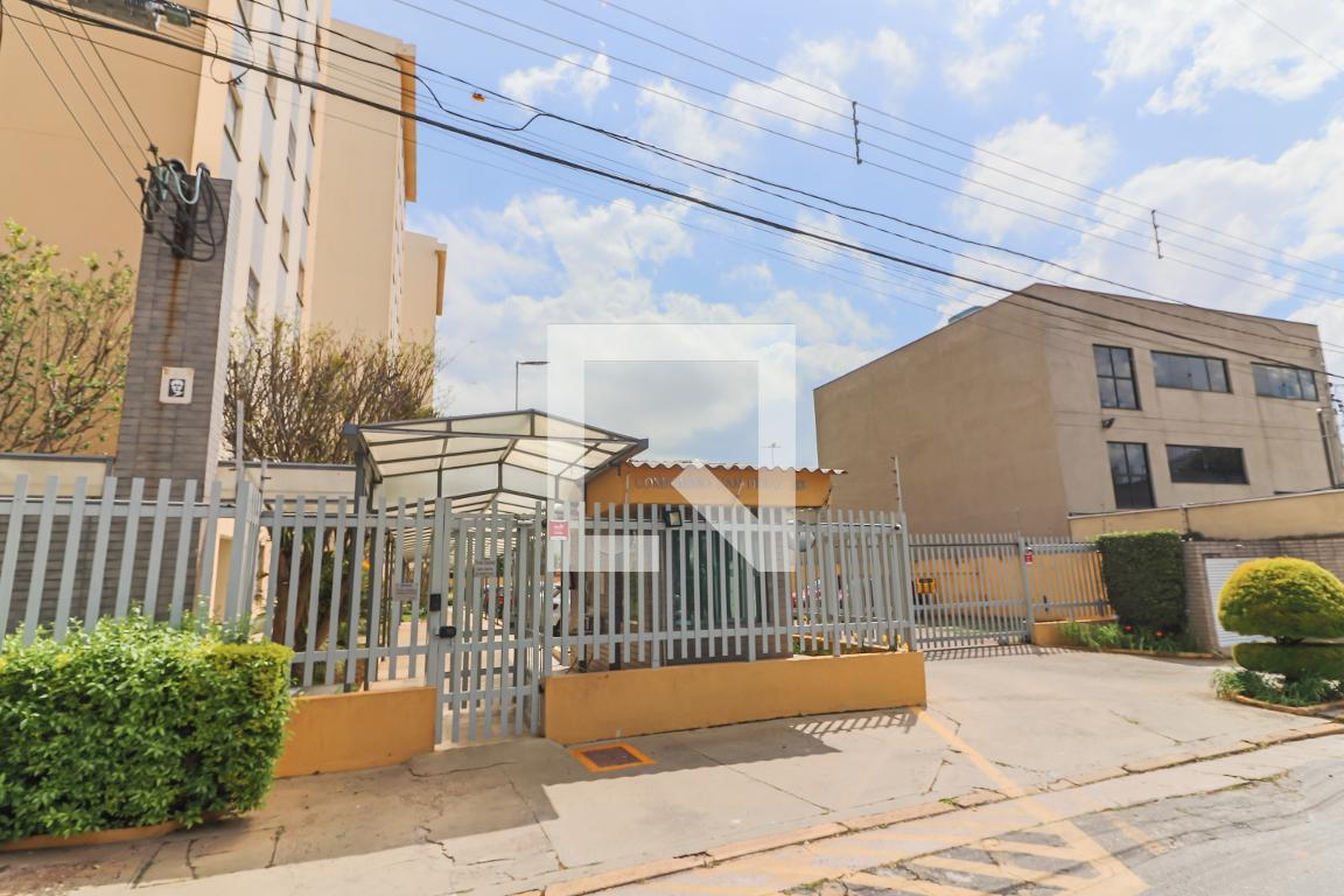 Fachada do Condomínio Condomínio em Rua Padre Antônio Link, 117