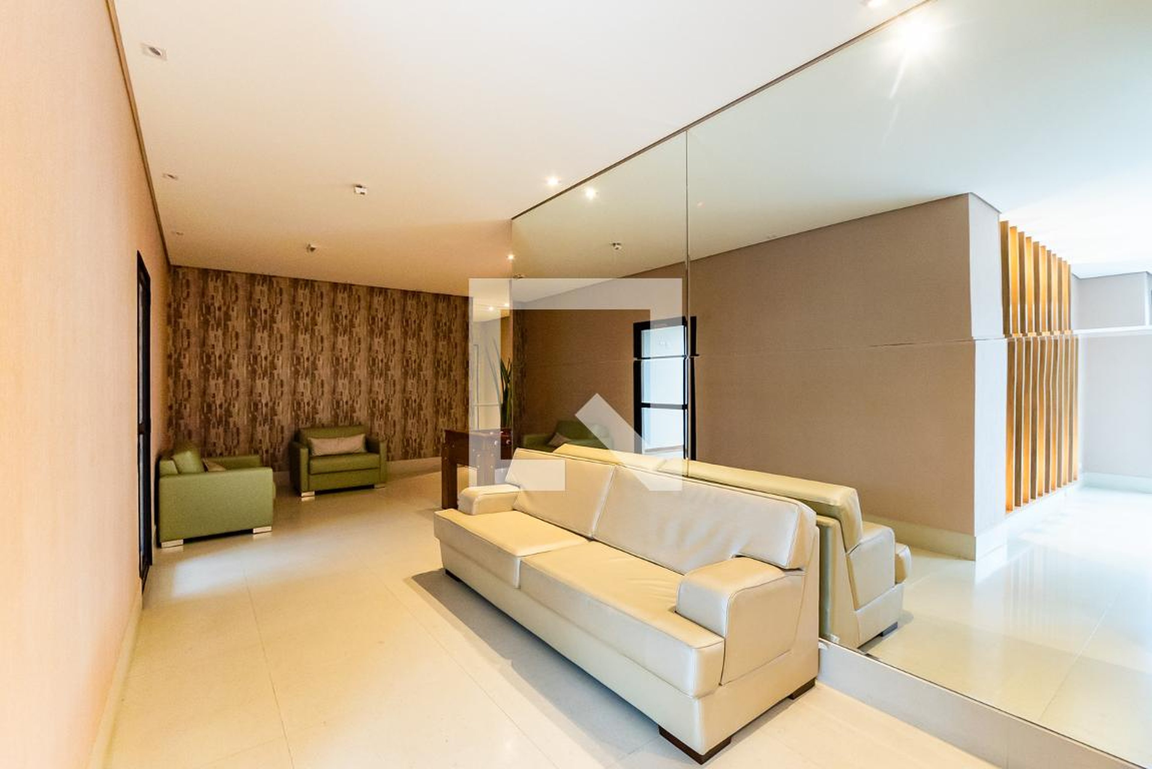 Hall Social - Supreme