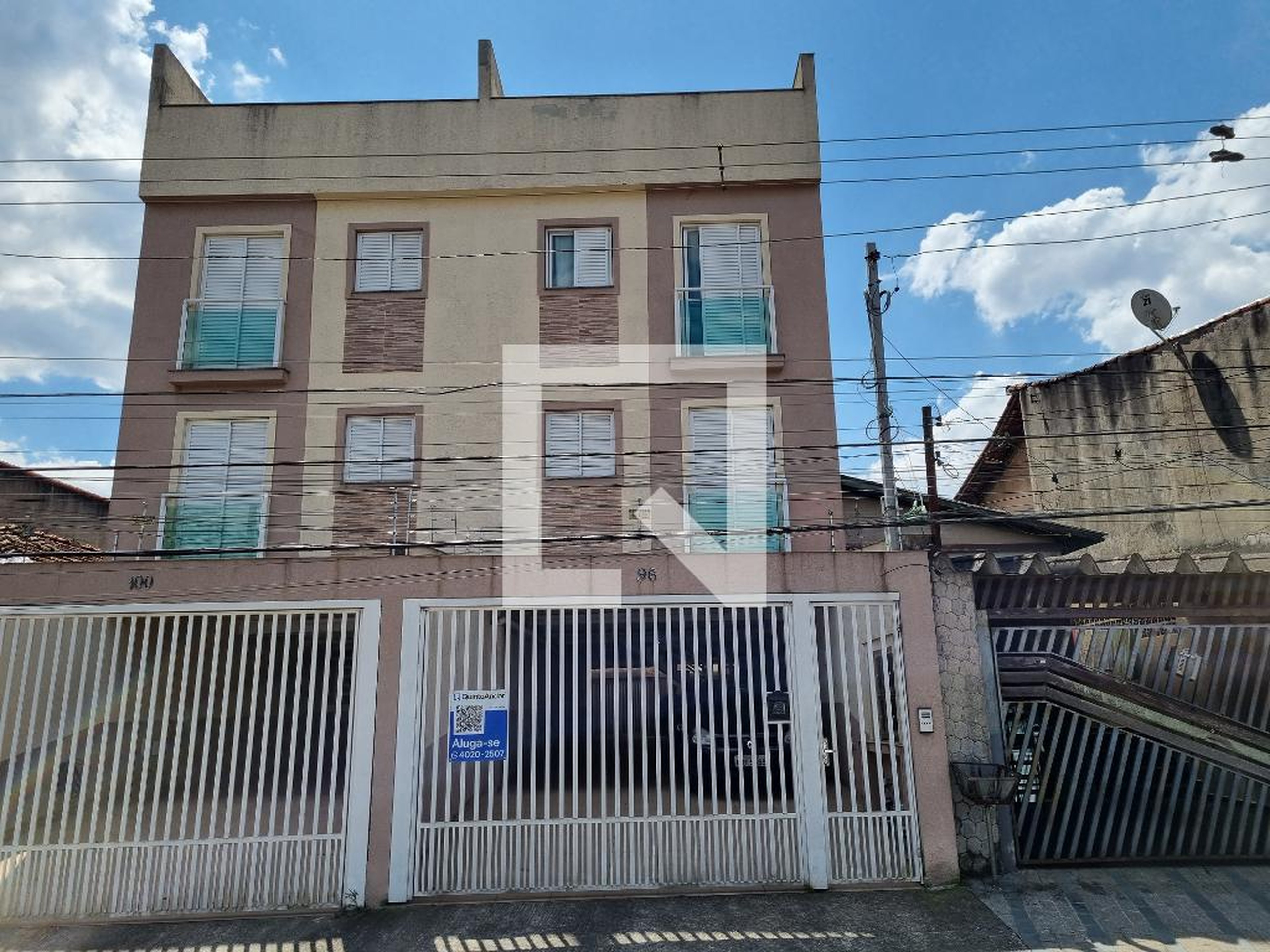 Fachada Condomínio em Rua Mariana, 96