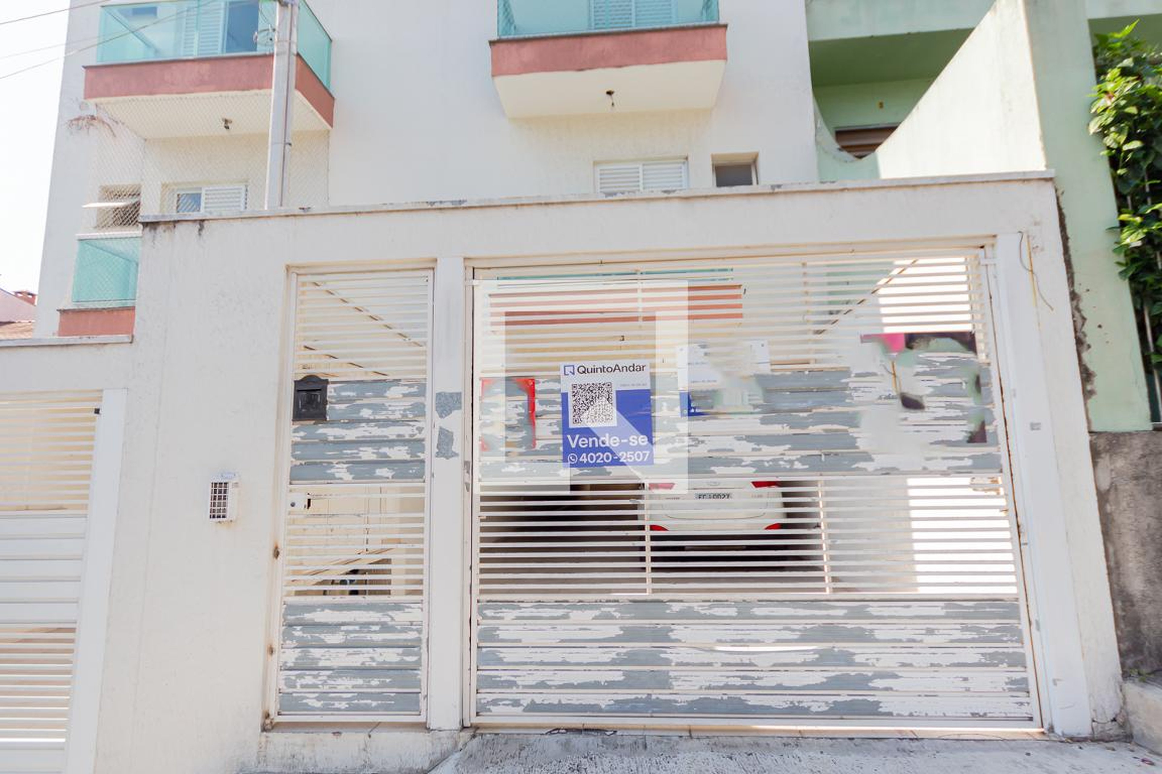 Fachada Condomínio em Rua Belgrado, 348