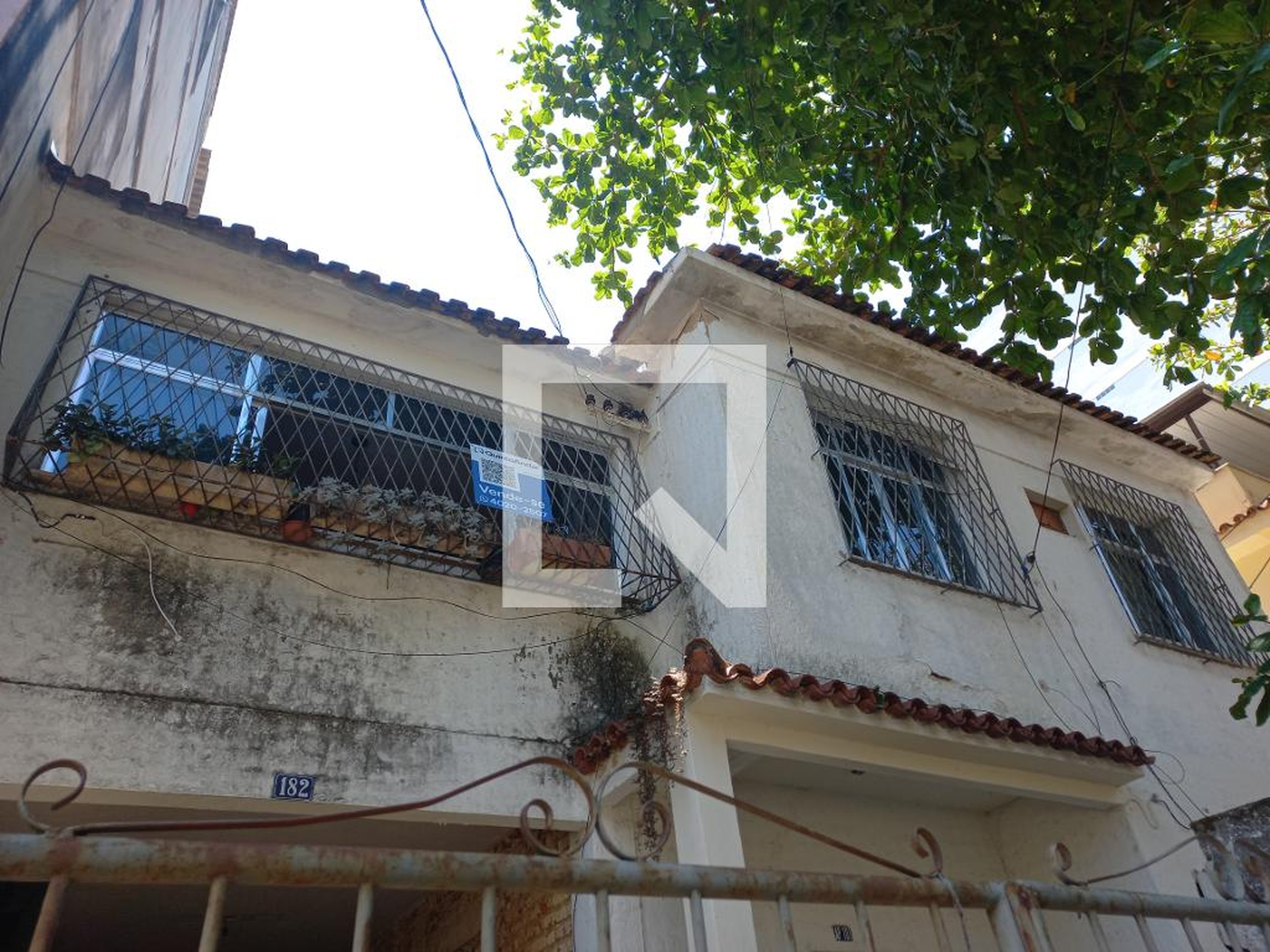 Fachada Condomínio em Rua Juiz de Fora, 182