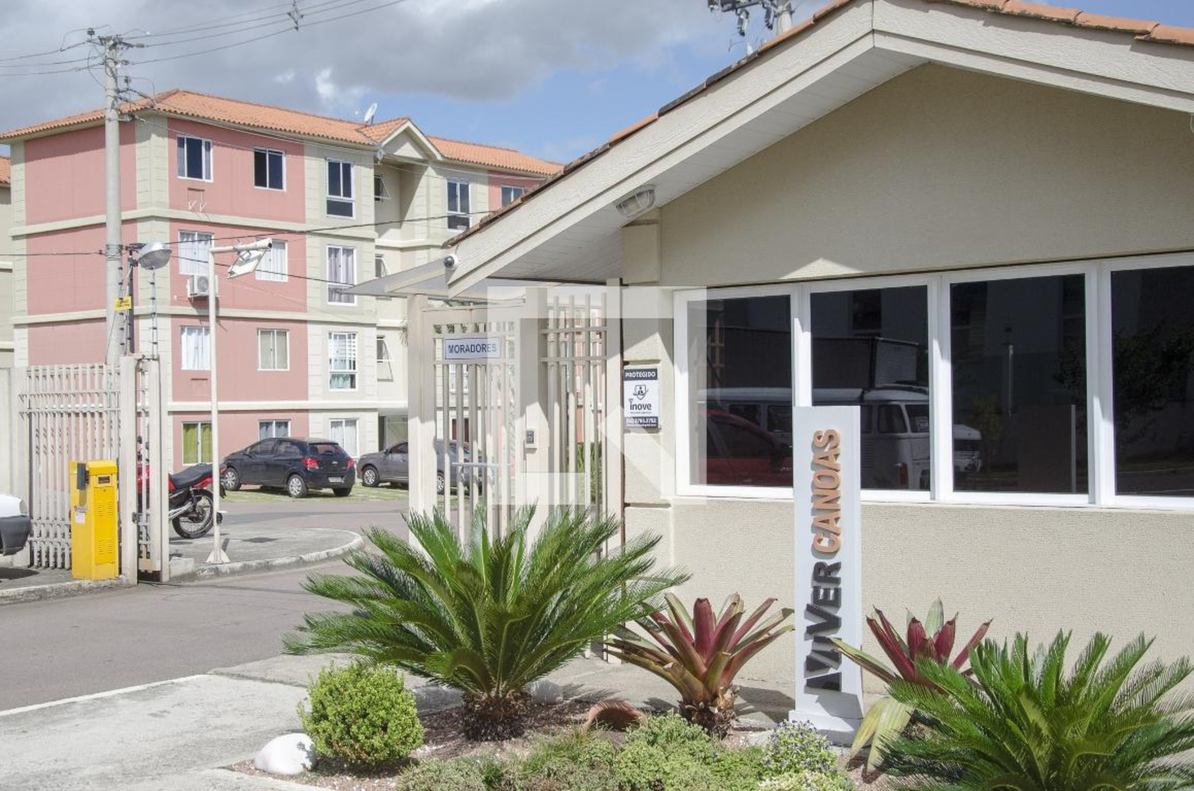 Fachada Condomínio em Avenida Armando Fajardo, 202