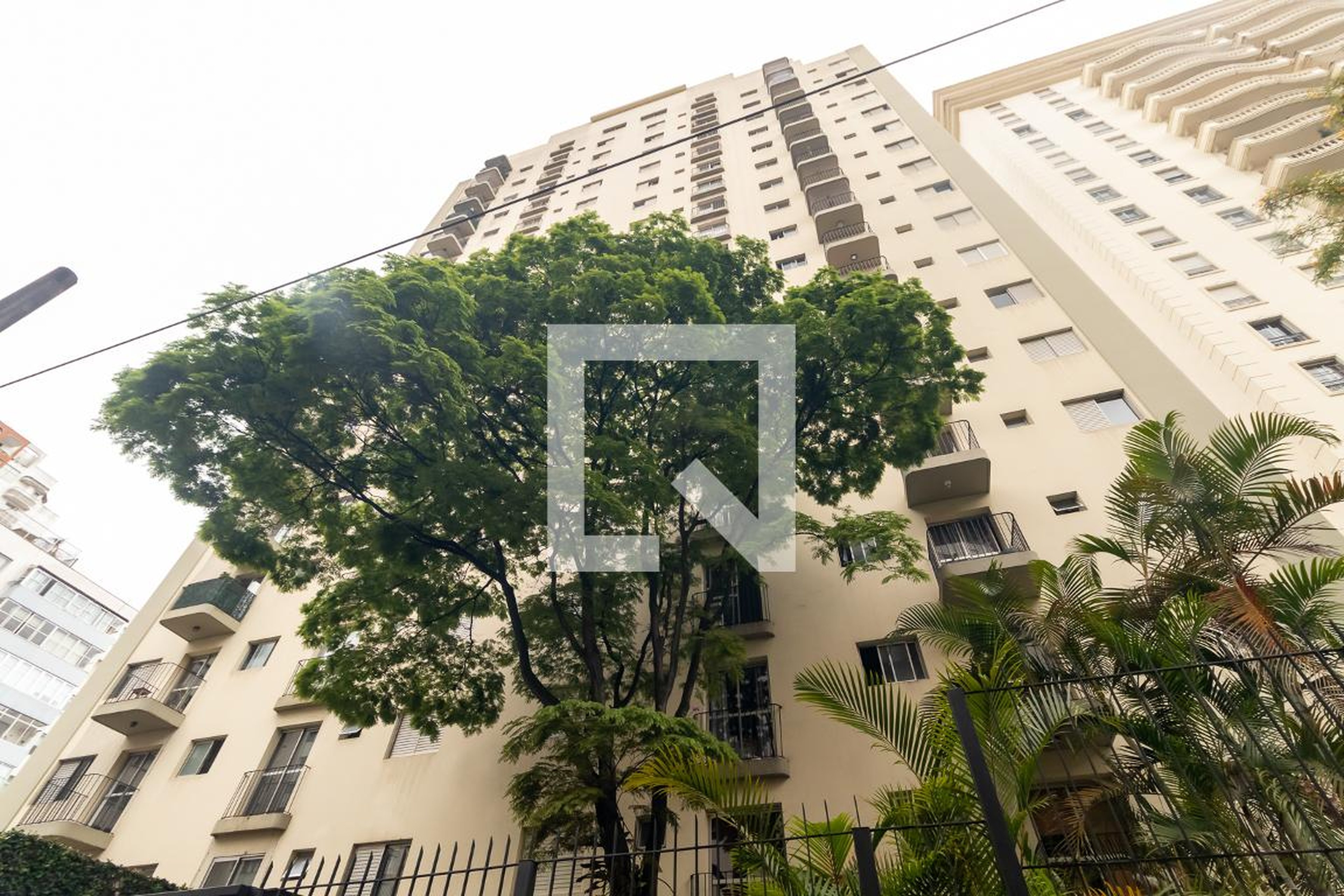 Fachada Condomínio em Alameda Itu, 397