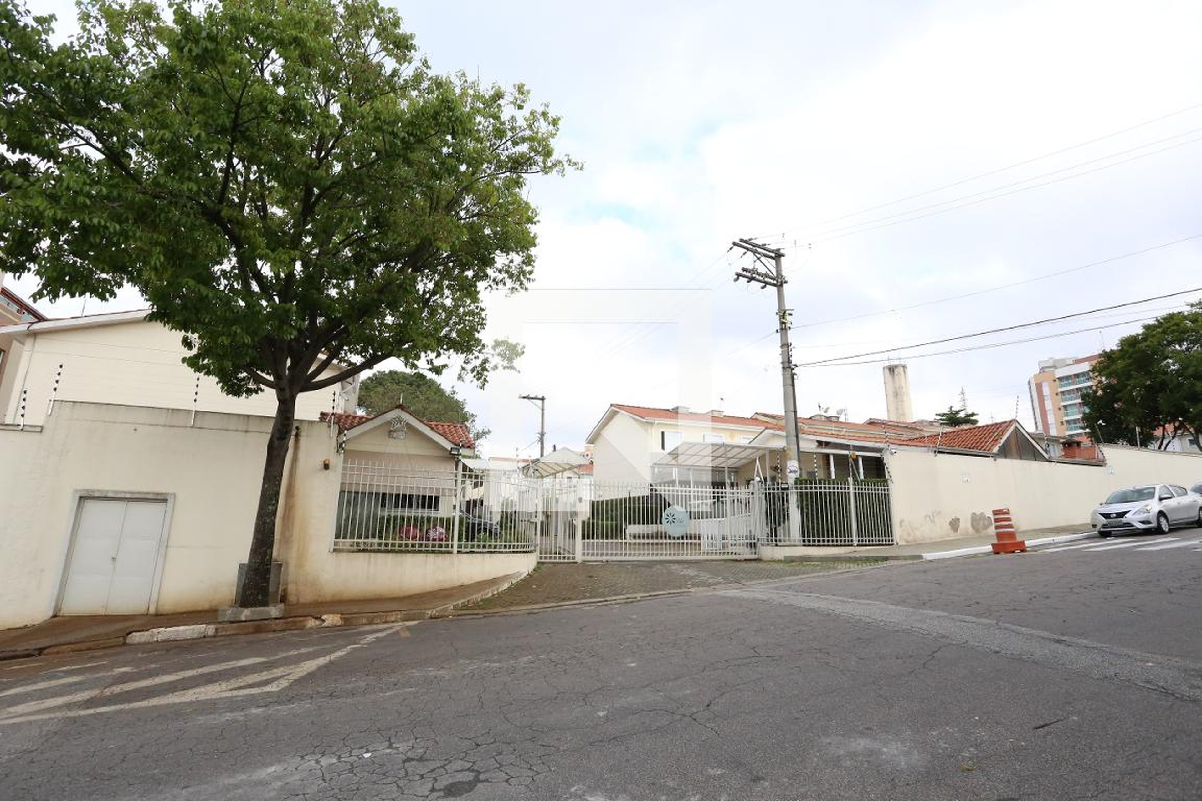 Fachada do Condomínio Condomínio Vila Florida