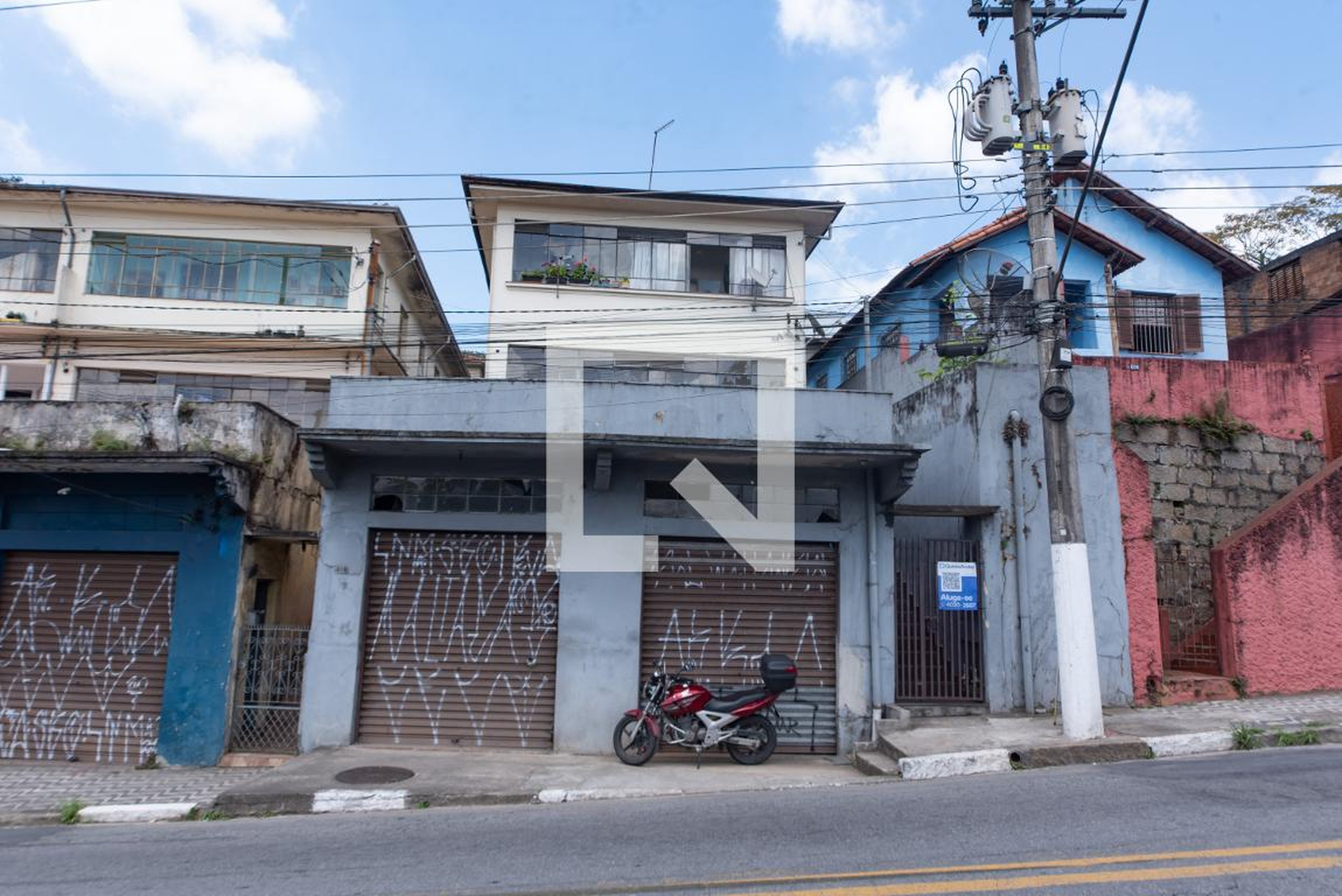 Fachada Condomínio em Avenida Ernesto Menato, 616