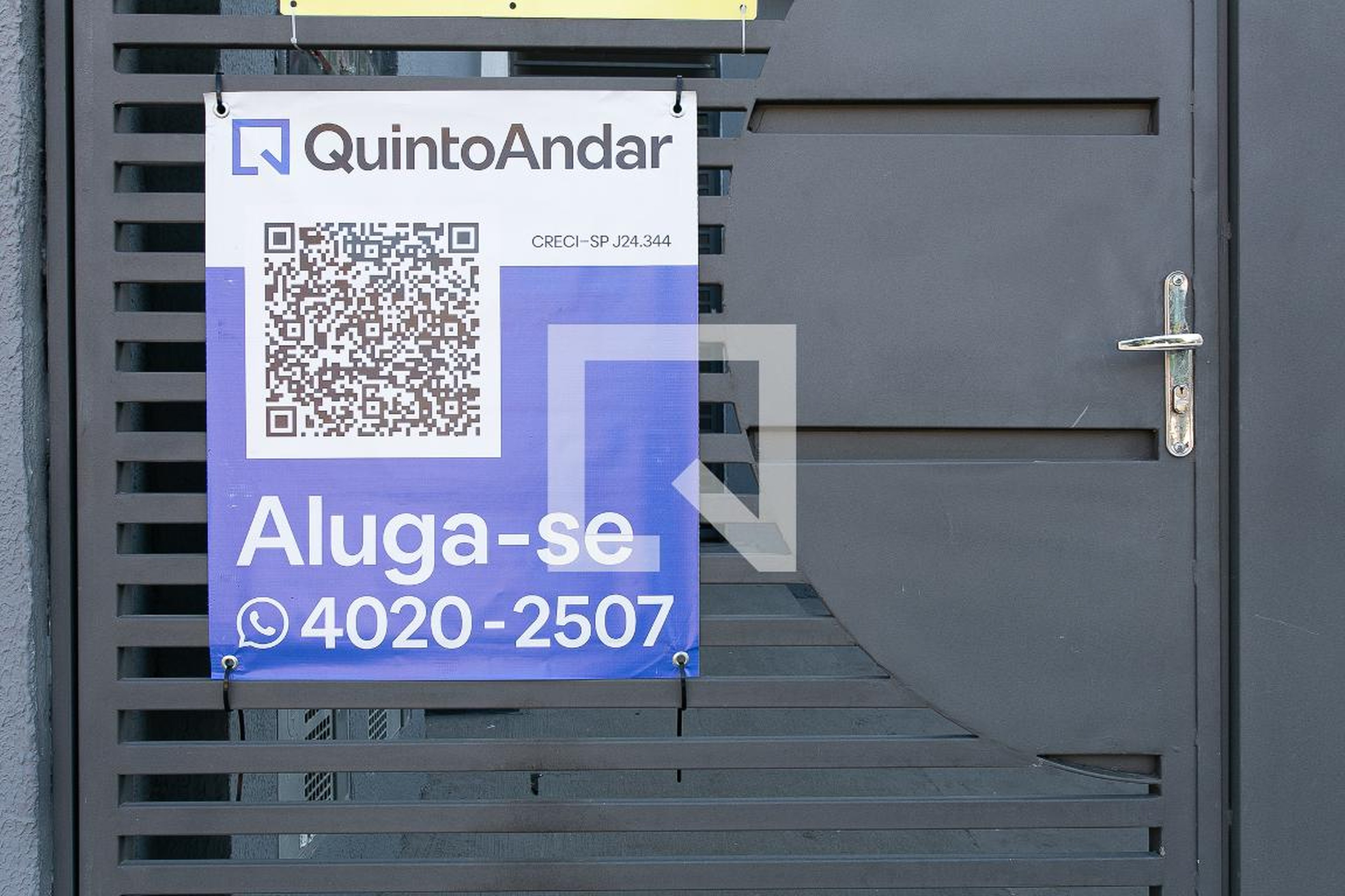 Fachada do Condomínio Condomínio em Rua Guaxupé, 170