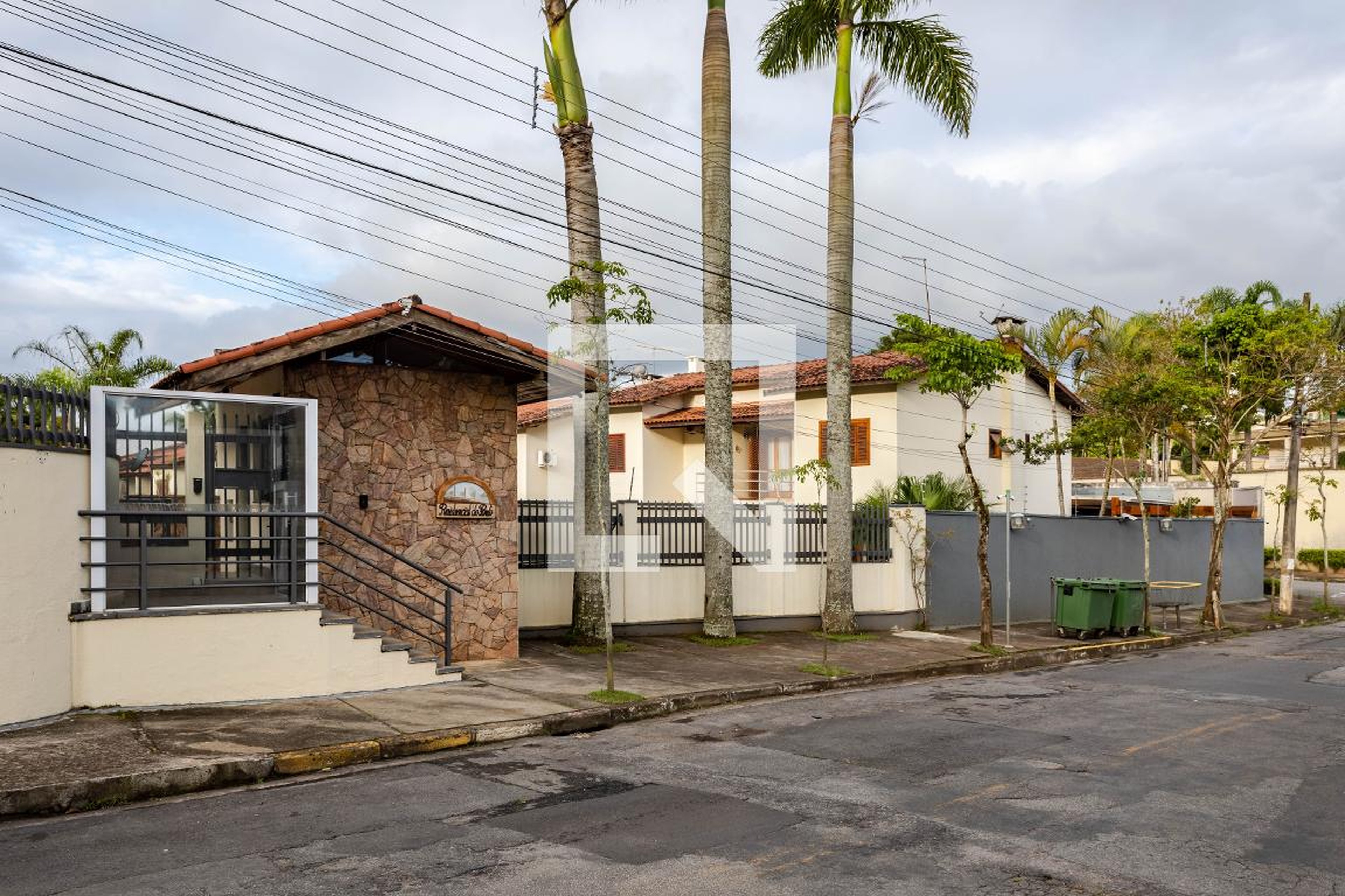 Fachada do Condomínio Condomínio em Avenida Salim Elias Bacach, 1081