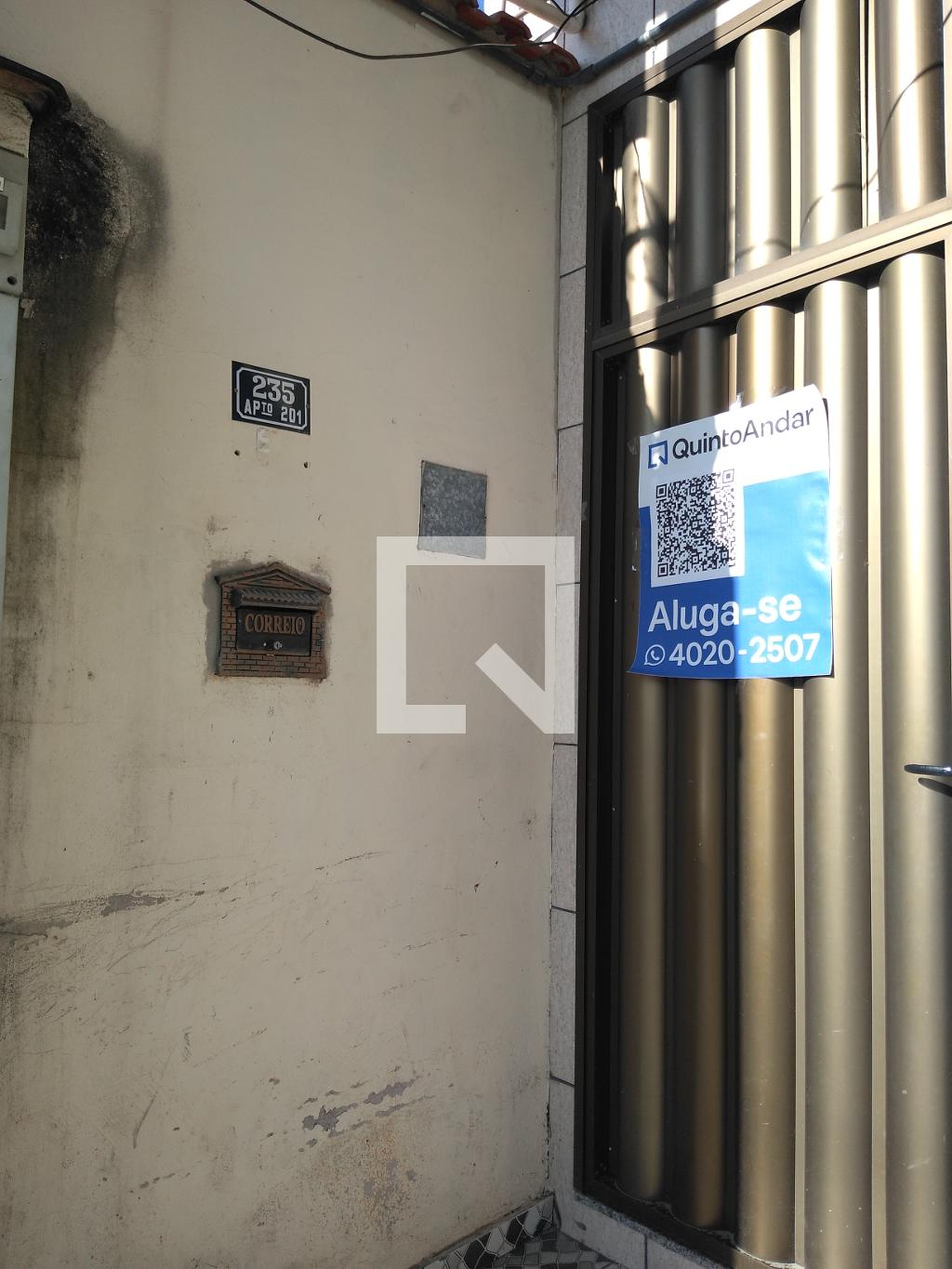 Fachada Condomínio em Rua Francisco Mota, 235