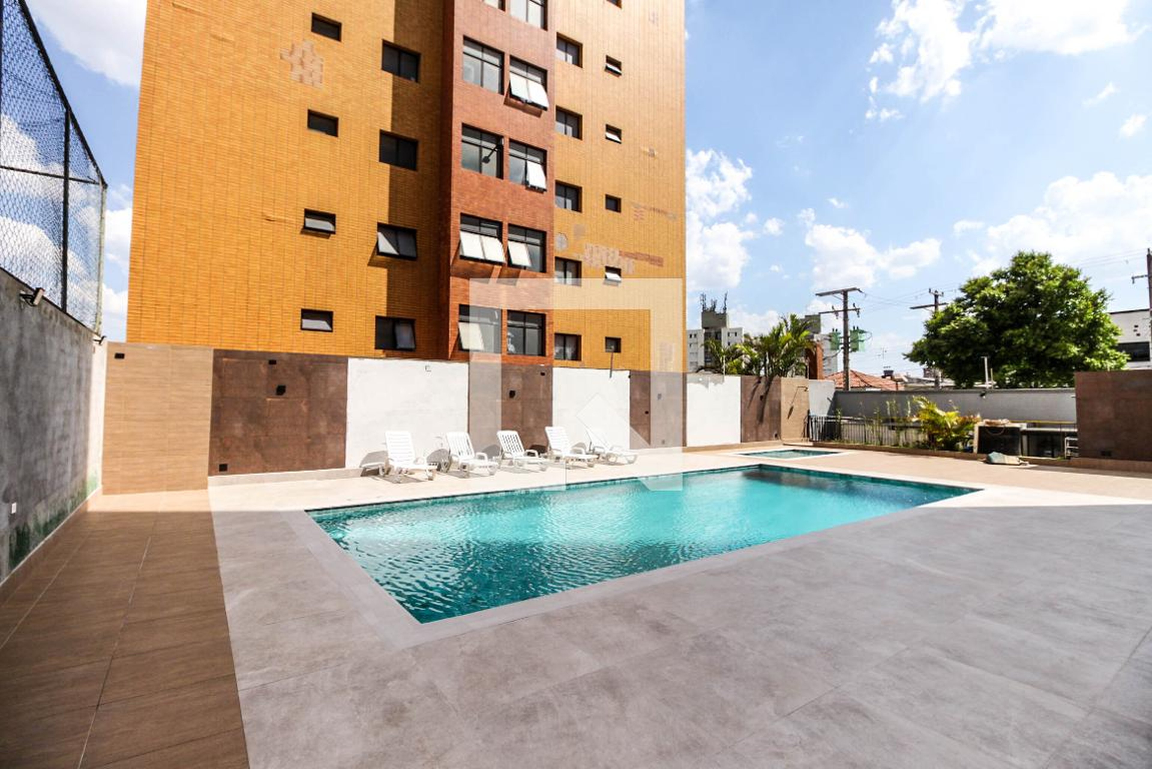 Piscina - Residencial Alpina I