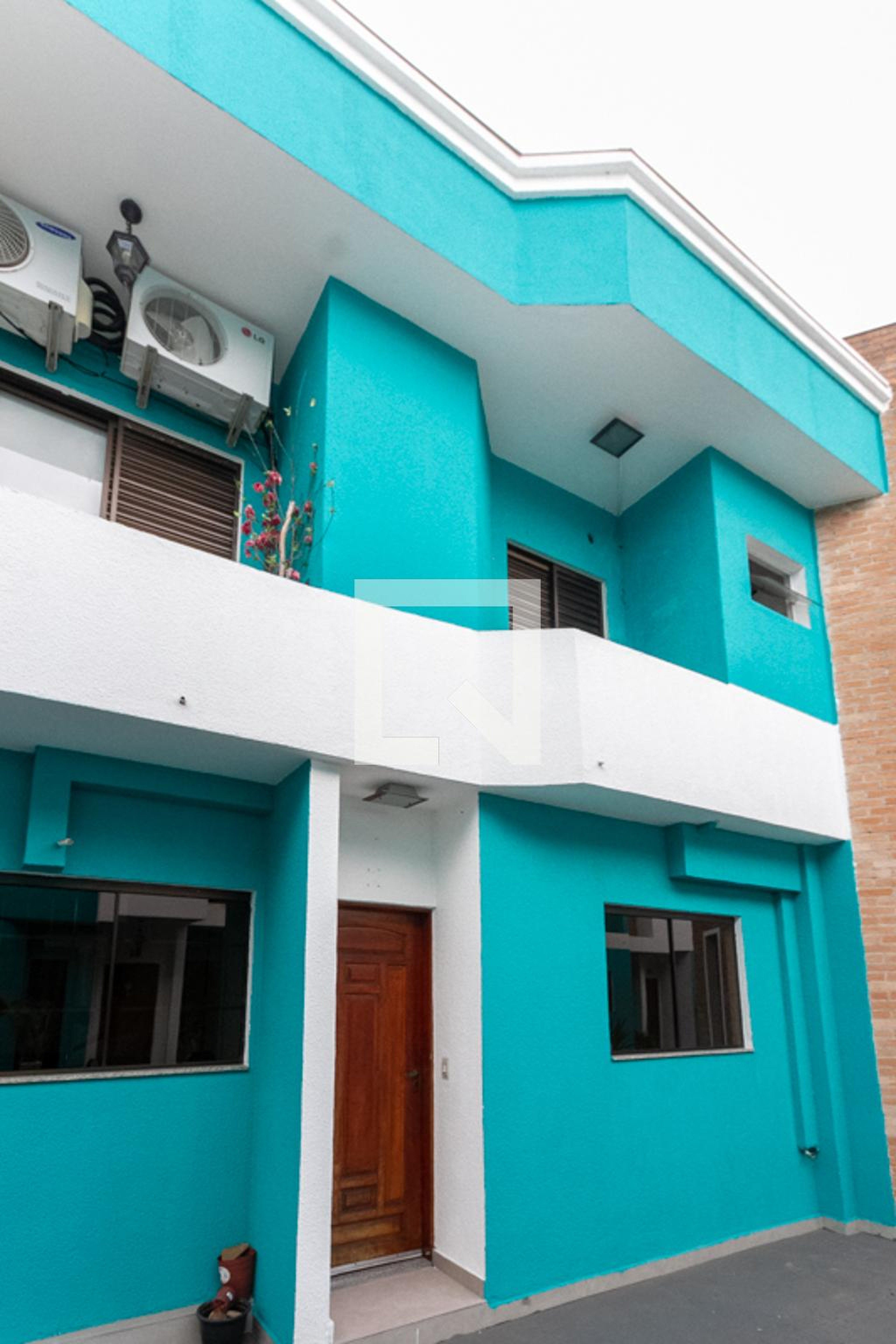 Fachada Condomínio em Rua Pretória, 571