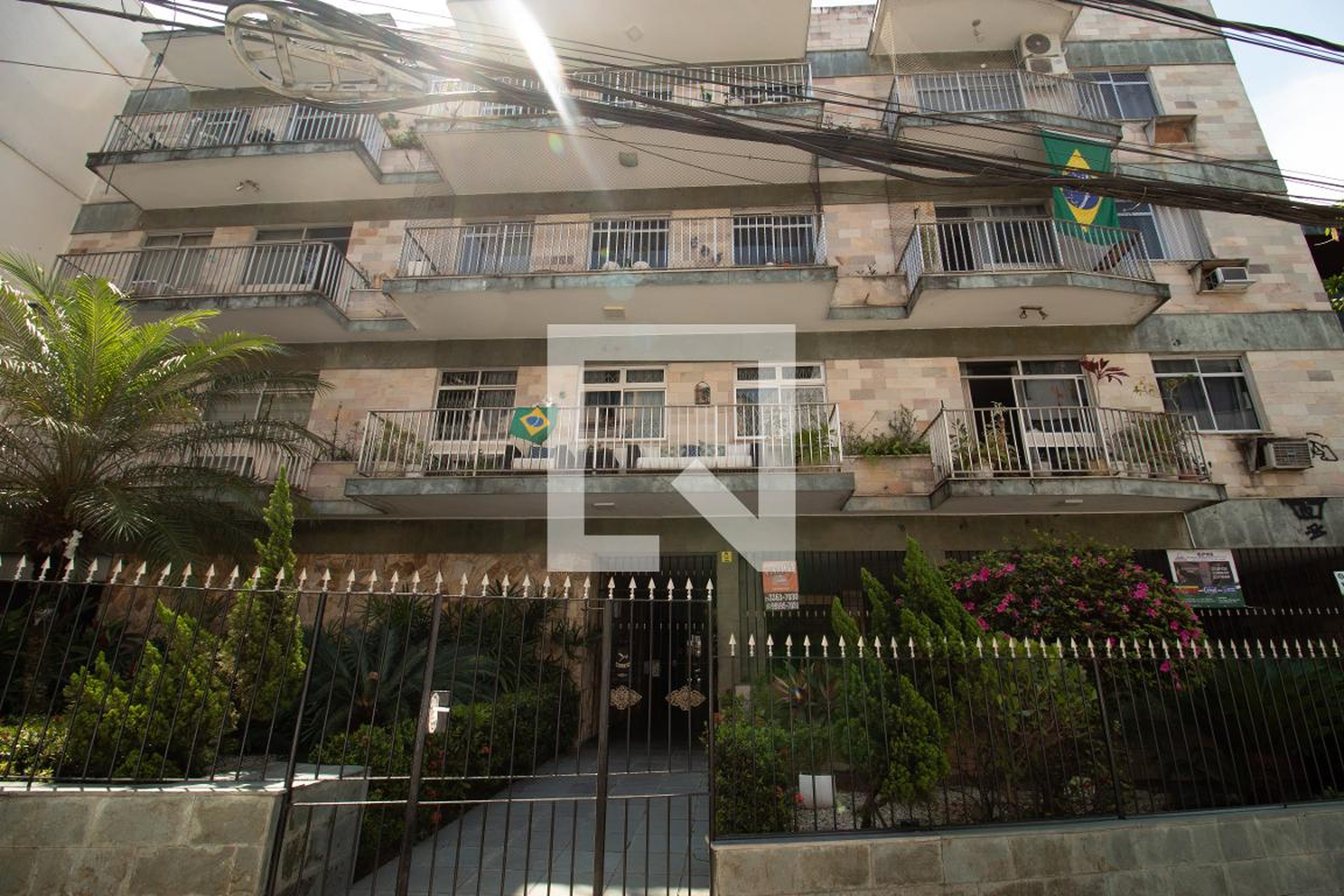 Fachada do Prédio Condomínio Rua Itua