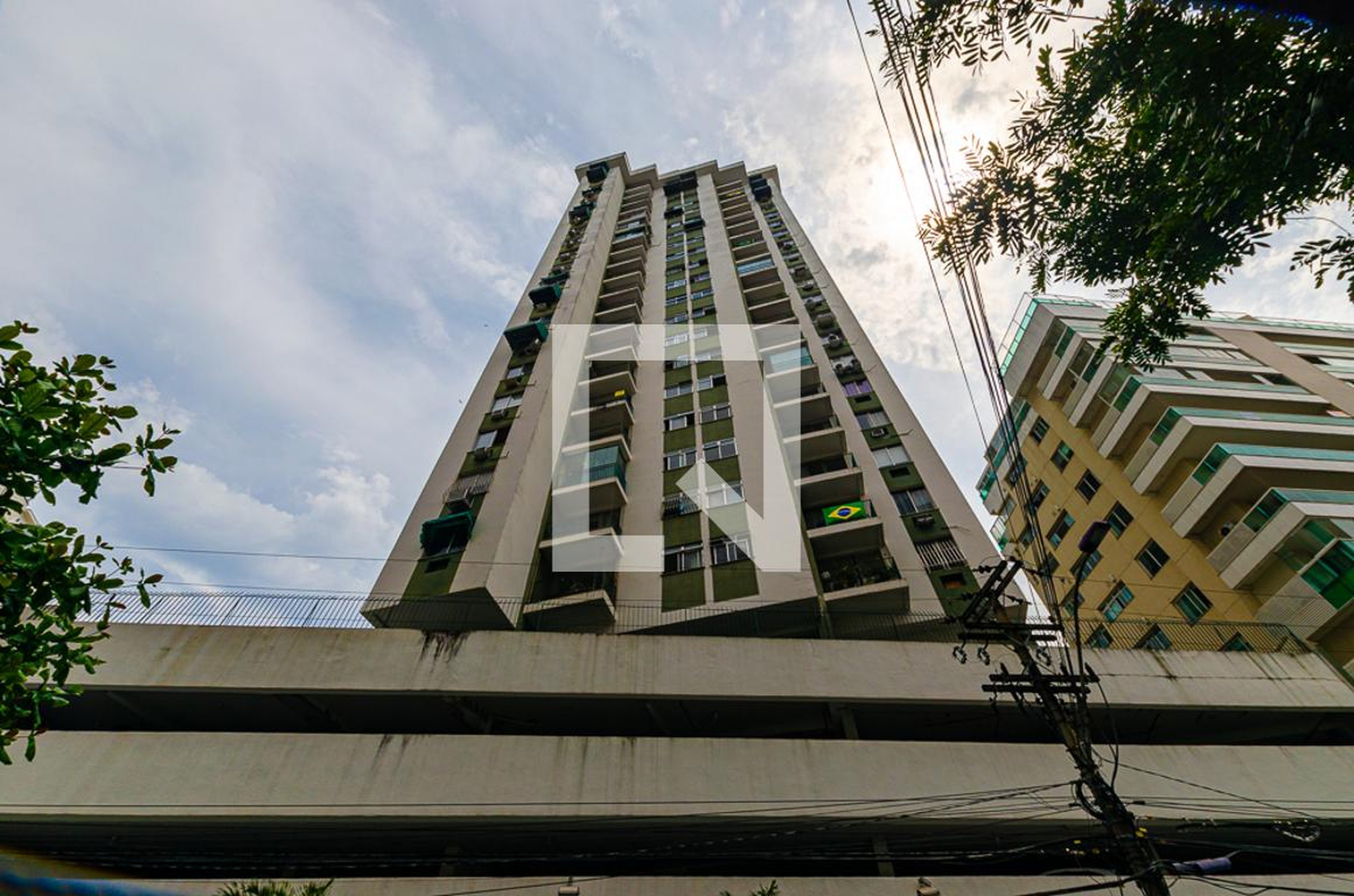 Fachada Condomínio em Rua Tiradentes, 11