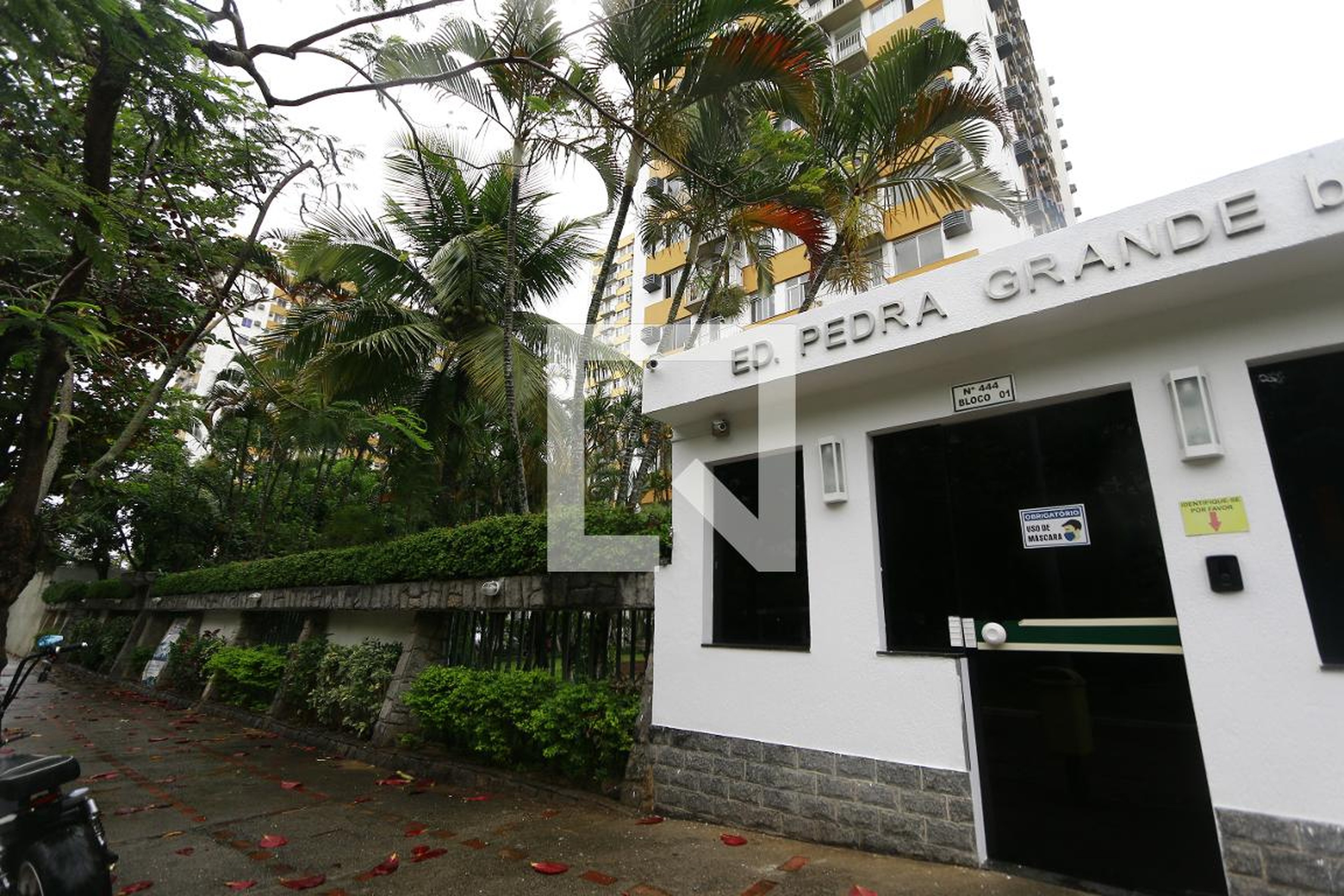 Fachada do Prédio Condomínio Pontões