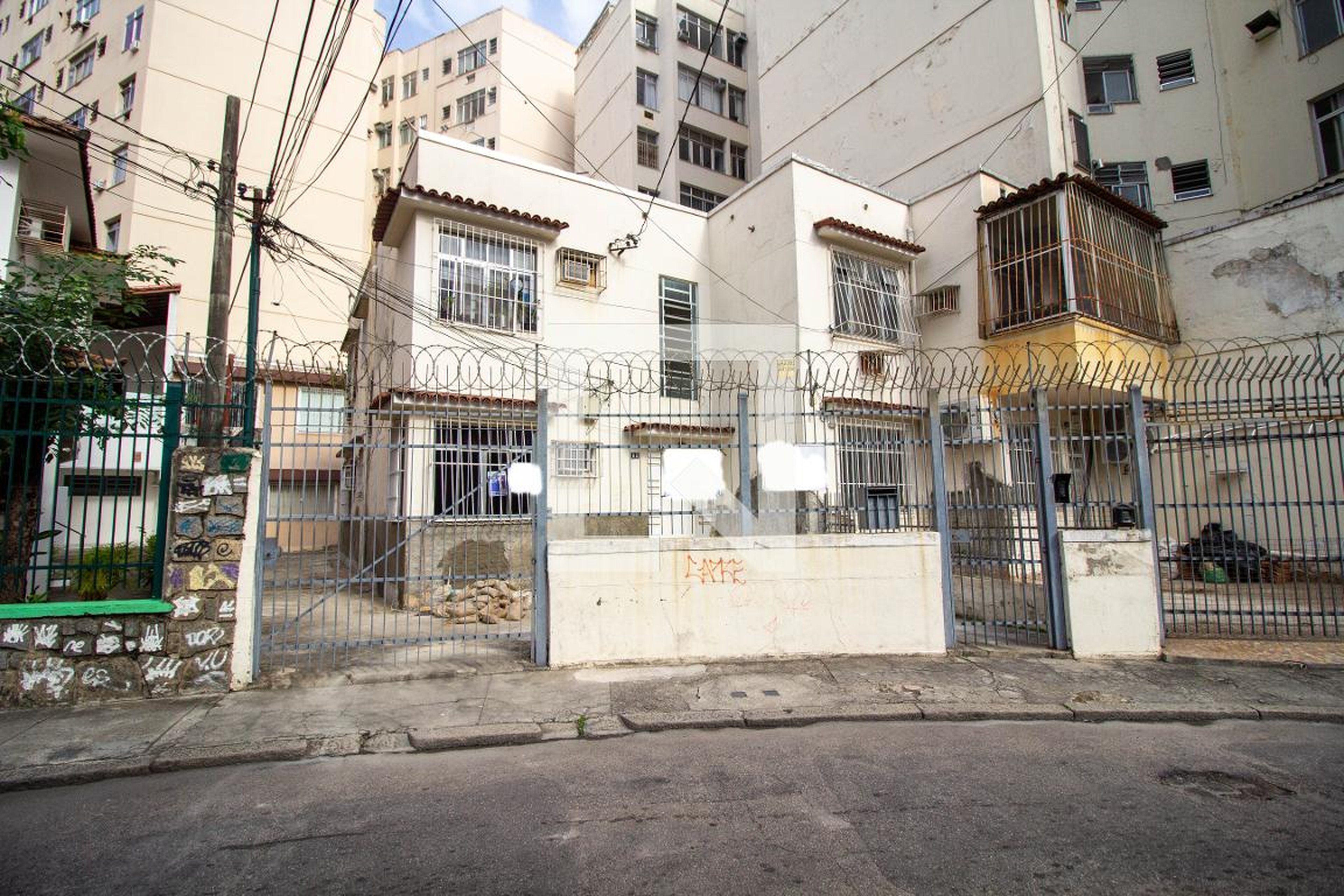 Fachada Condomínio em Rua Soriano de Souza, 68